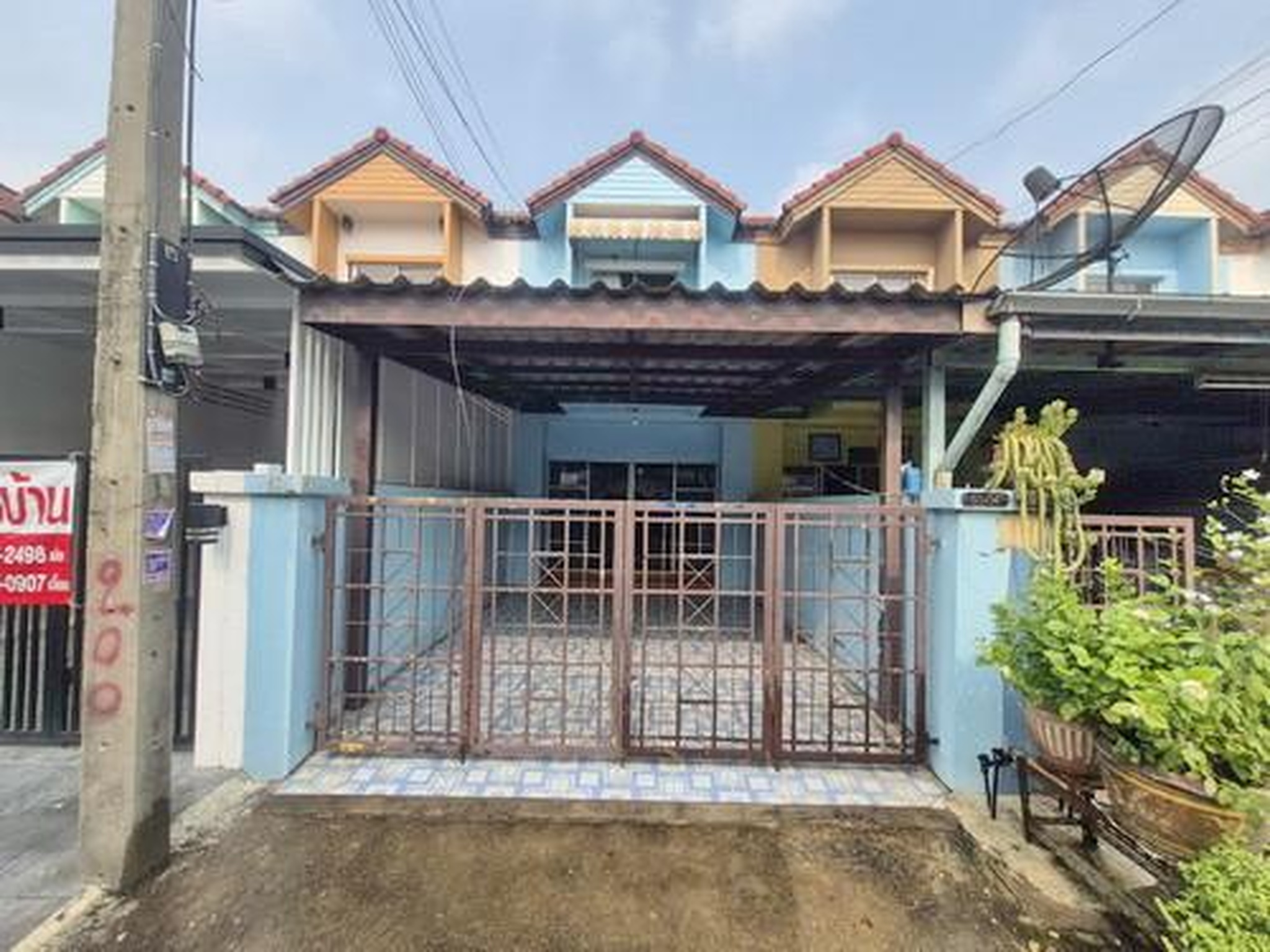 ทรัพย์สถาบันโดย GHB ทาวน์เฮาส์ แดนทองวิลเลจ