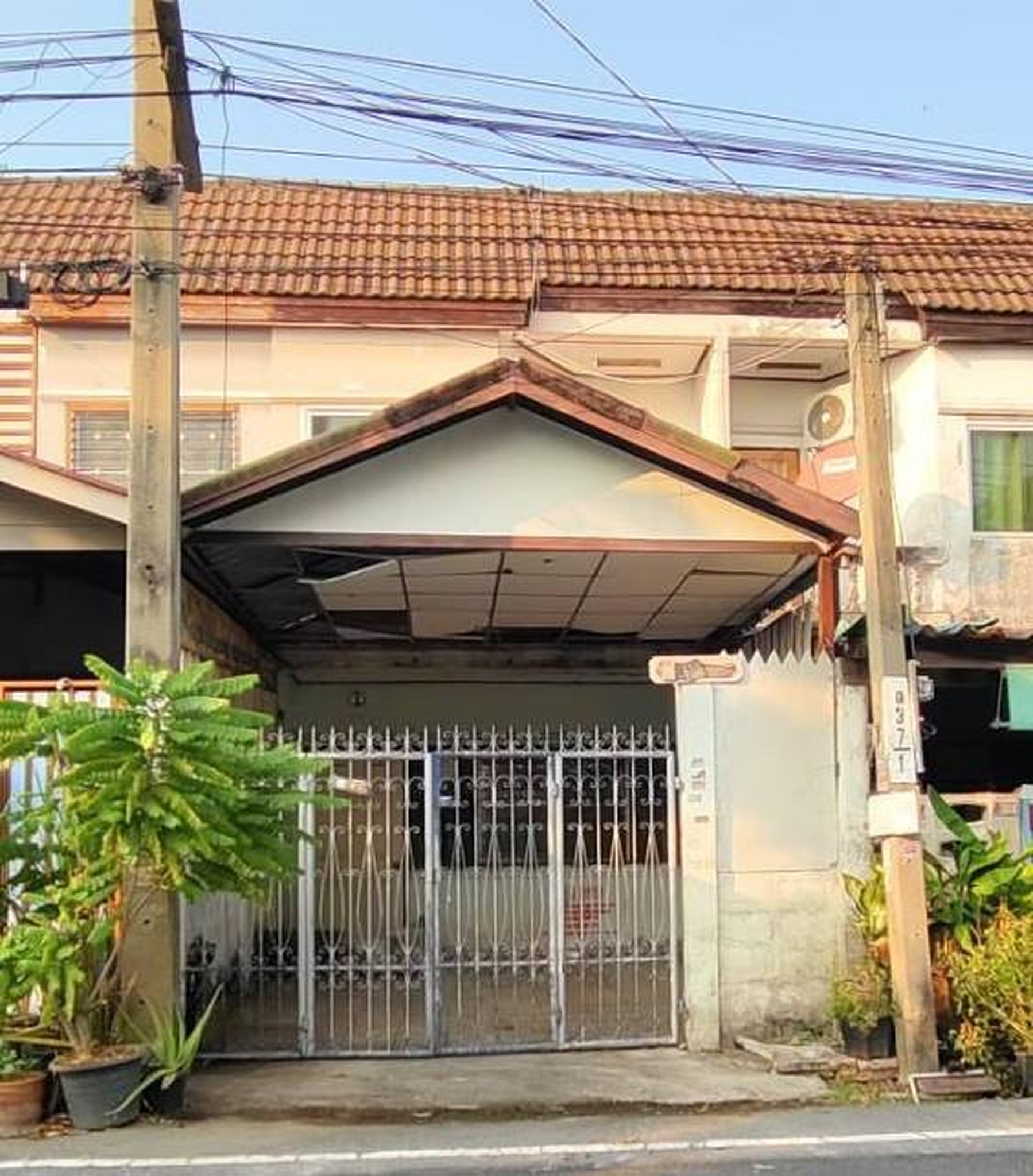 ทรัพย์สถาบันโดย GHB ทาวน์เฮาส์ บัวทองเคหะ