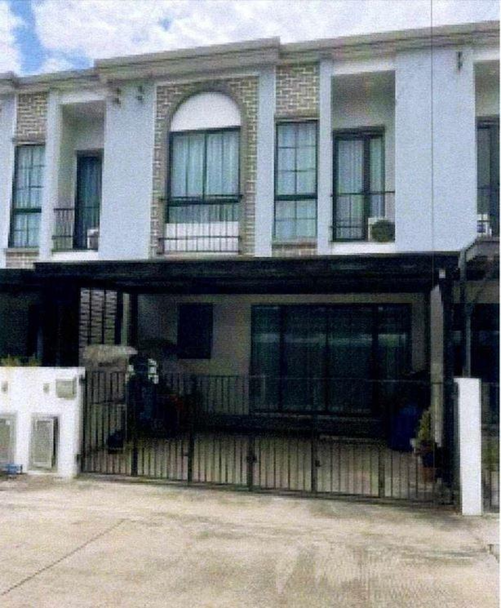 ทรัพย์สถาบันโดย GHB ทาวน์เฮาส์ ชีวาโฮม สุขสวัสดิ์-ประชาอุทิศ (Chewa Home Suksawat-Prachauthit)