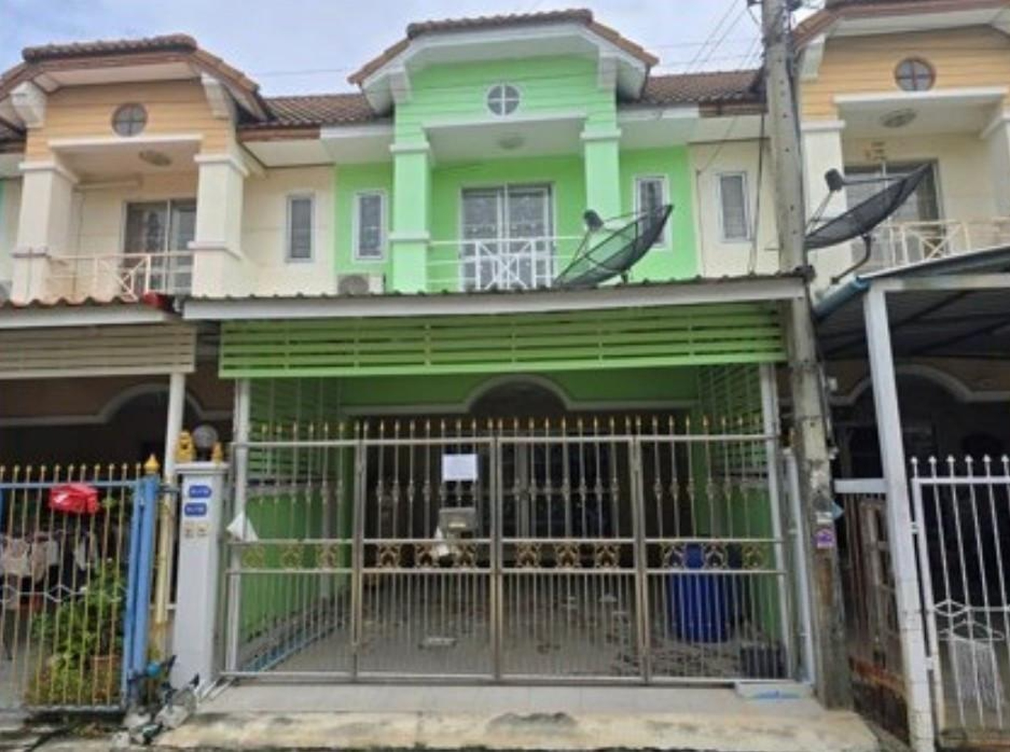 ทรัพย์สถาบันโดย GHB ทาวน์เฮาส์ ซื่อตรงรังสิต