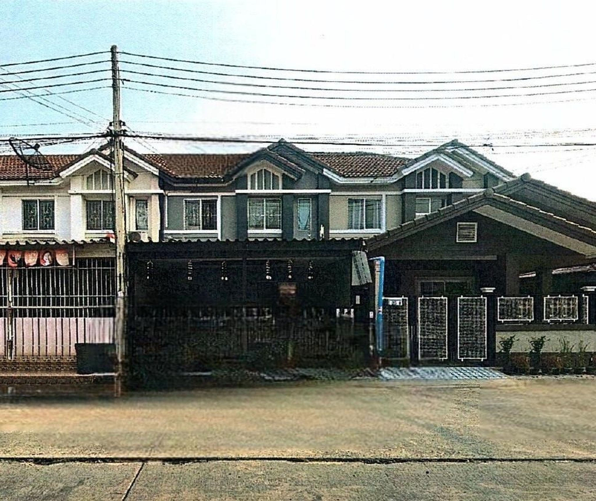 ทรัพย์สถาบันโดย GHB ทาวน์เฮาส์ พฤกษา 57