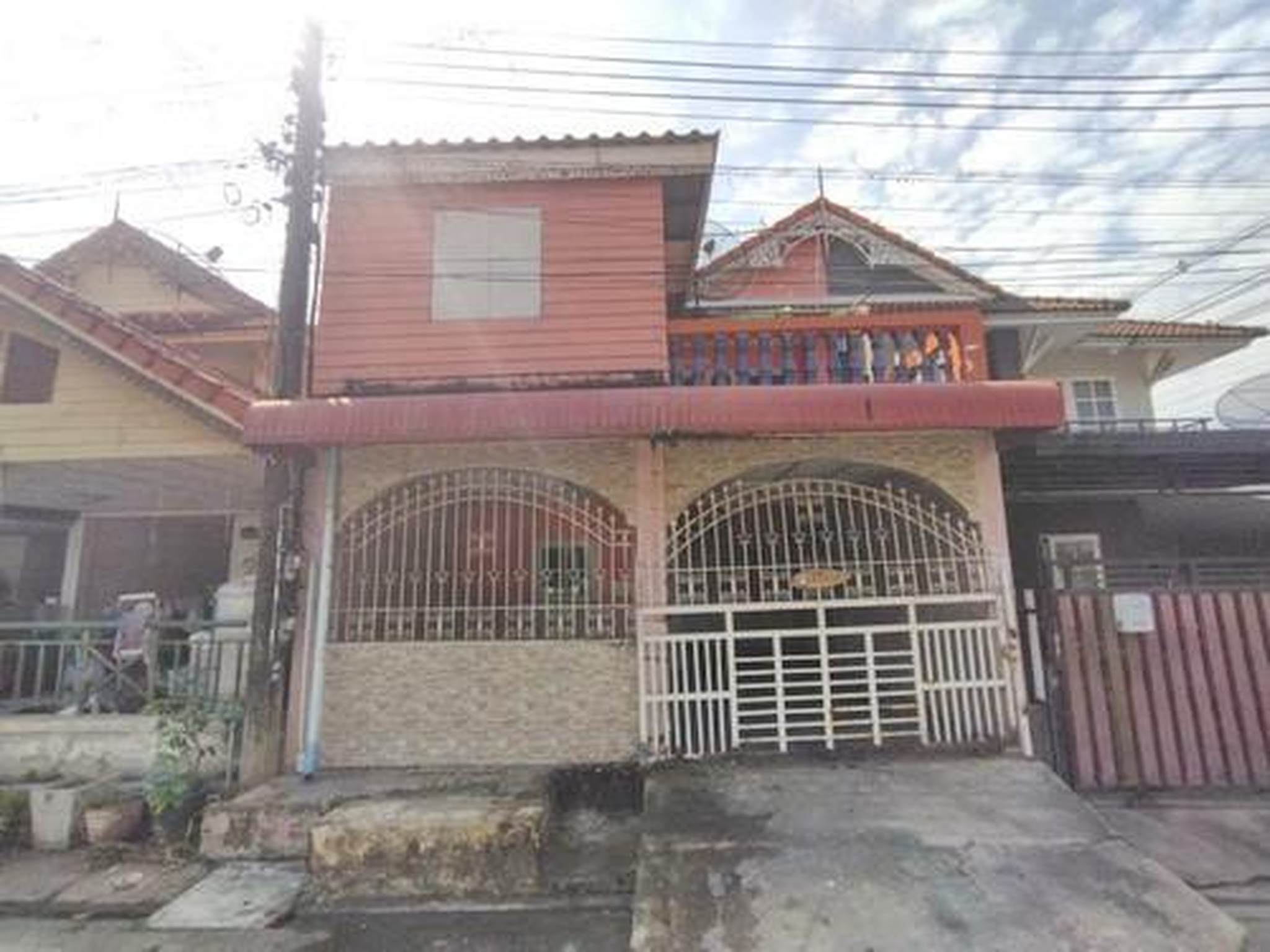 ทรัพย์สถาบันโดย GHB ทาวน์เฮาส์ พฤกษา 9