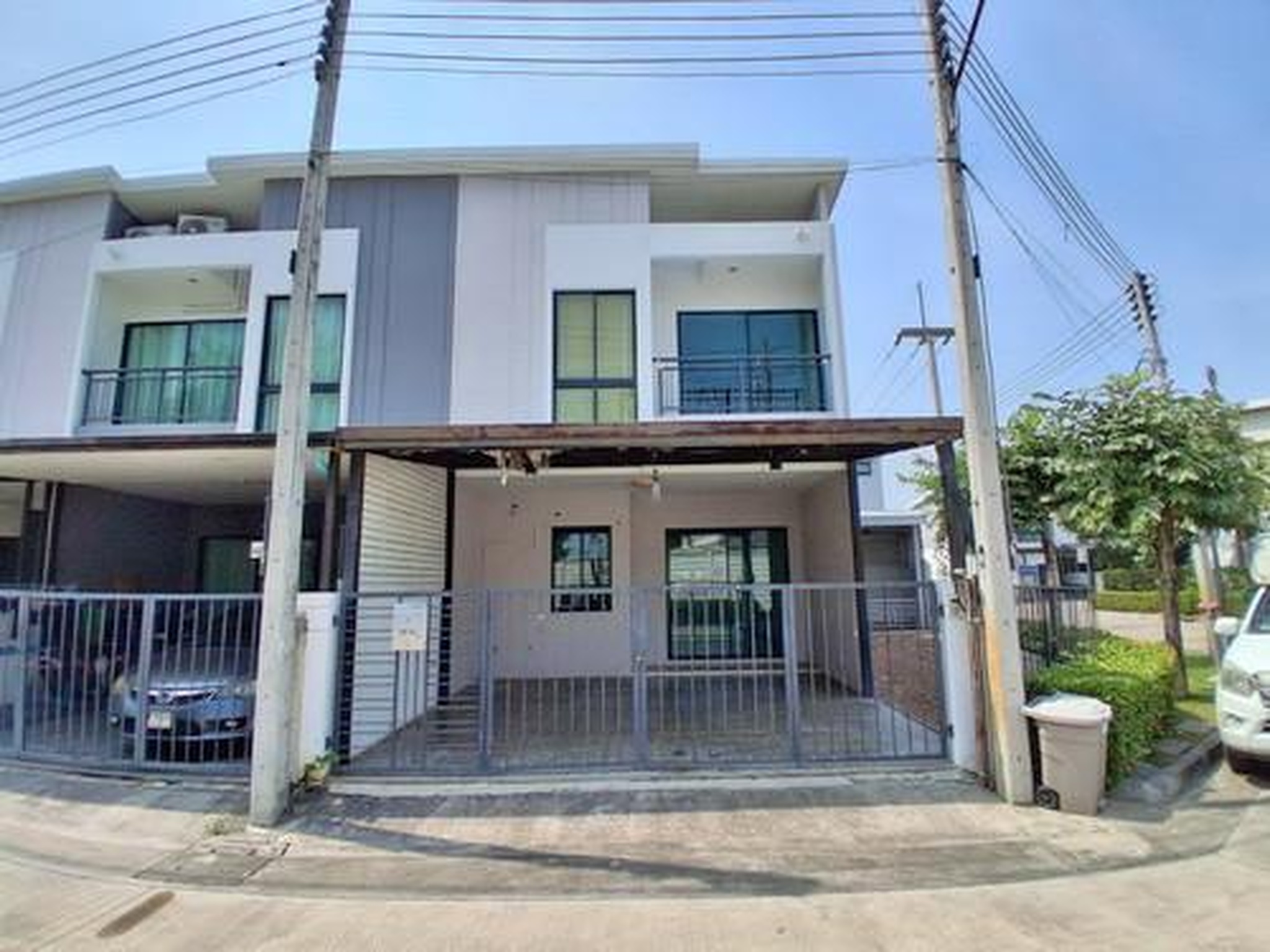 ทรัพย์สถาบันโดย GHB ทาวน์เฮาส์ ซิตี้เซนส์รังสิต