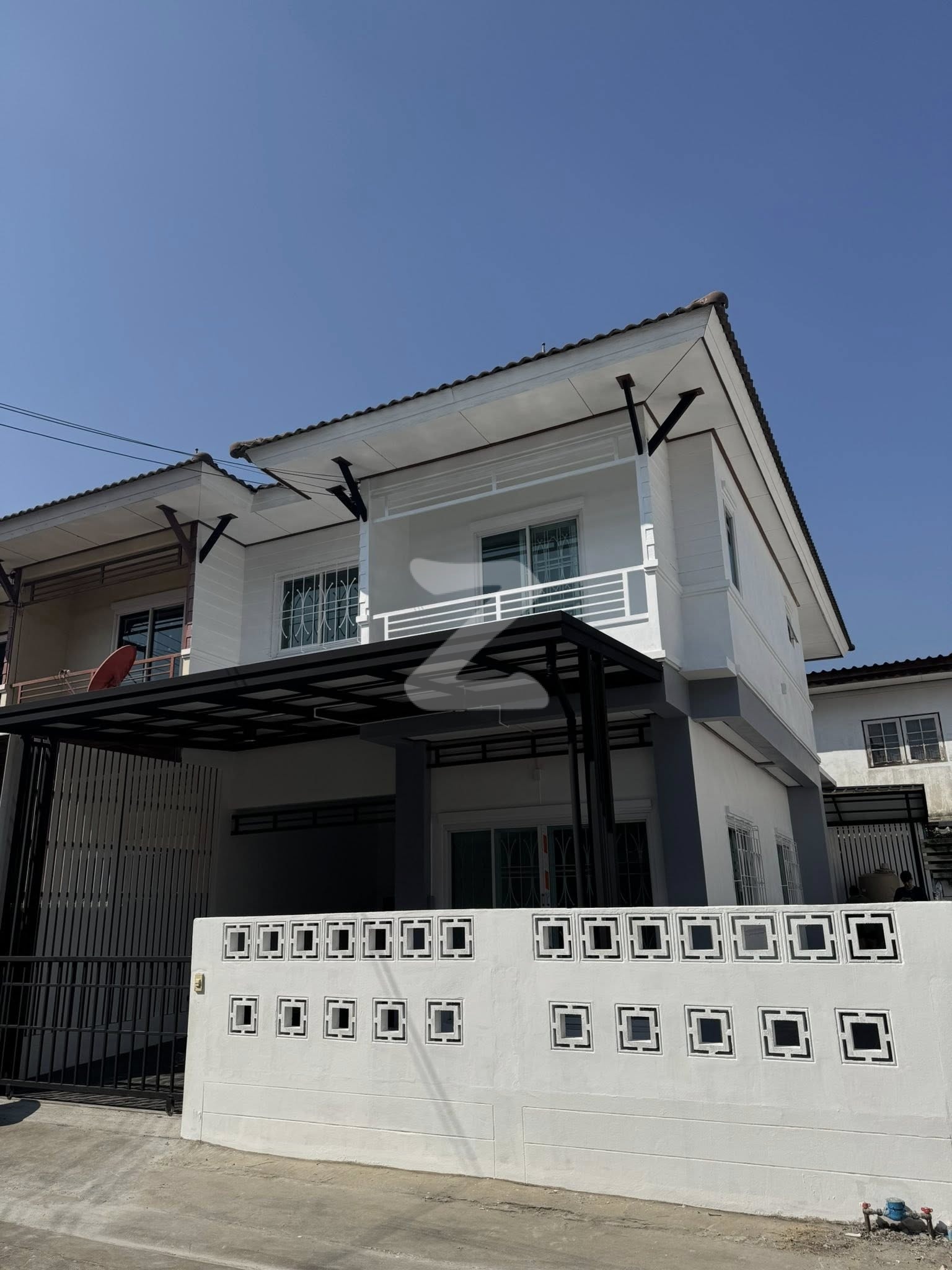 Owner post ‼️ ขายบ้านพร้อมเข้าอยู่ 4 ห้องนอน 2 ห้องน้ำ  💢บ้านอยู่หัวมุม💢  📍หมู่บ้านมณฑล 8 (ถนนเลียบคลองทวีวัฒนา ห่างจากเส้นเพชรเกษม 2 Km.) : เจ้าของขายเอง (งดรับนายหน้า)