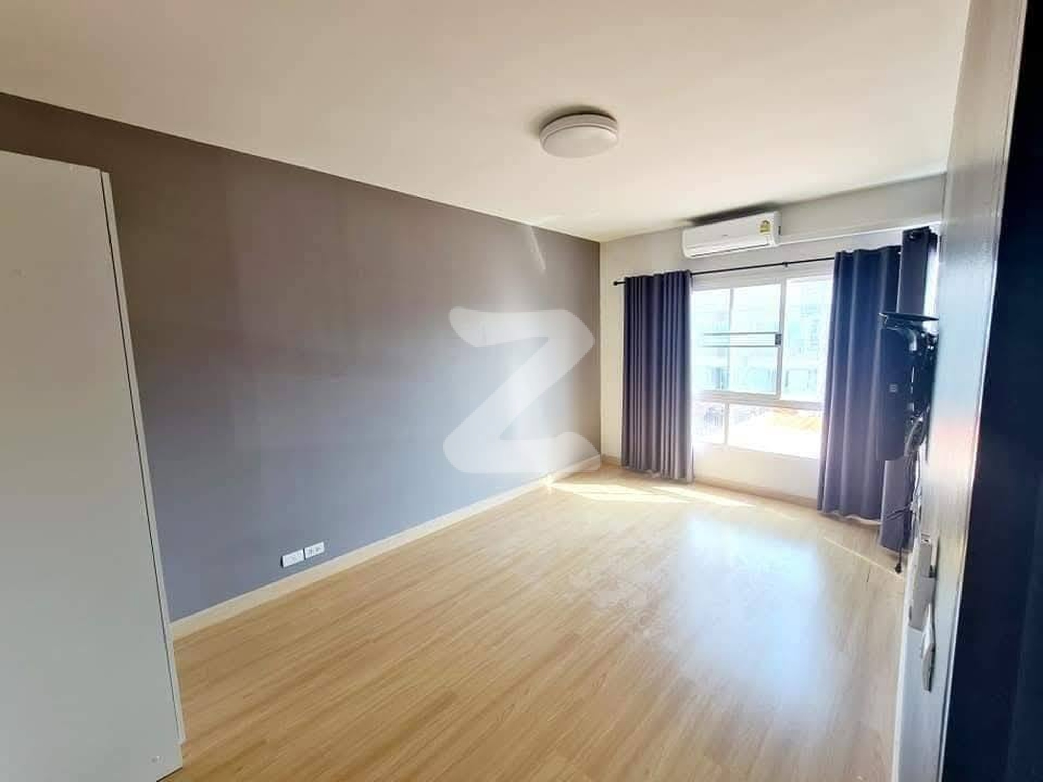 🏘 หมู่บ้าน ศุภาลัยเบลล่า (วงแหวน-พระราม2) 🏡 บ้านหลังนี้มี 3 ห้องนอน 2 ห้องน้ำ 1 ห้องครัว ที่จอดรถ 2 คัน 🧱 ขนาดบ้าน 28 ตร.ว. 🧱  : เจ้าของขายเอง (งดรับนายหน้า)