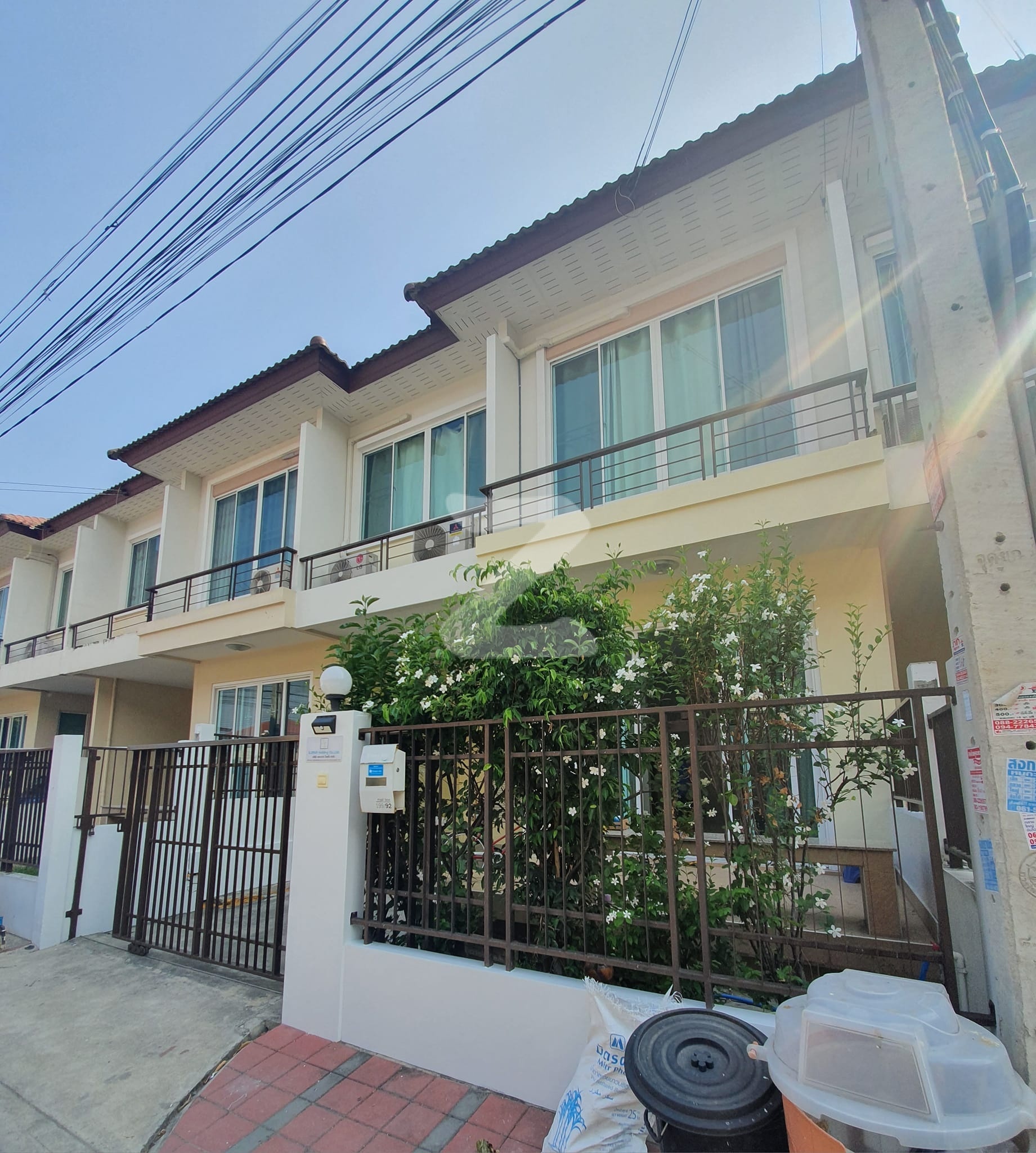 ขายDream Ville ราชพฤกษ์-สวนผัก 32  20.5 ตร.ว. พื้นที่ใช้สอย 127  ตร.ม.  ขนาด 3 ห้องนอน, 2 ห้องน้ำ, ที่จอดรถ 1 คัน เจ้าของขายเอง   : เจ้าของขายเอง (งดรับนายหน้า)