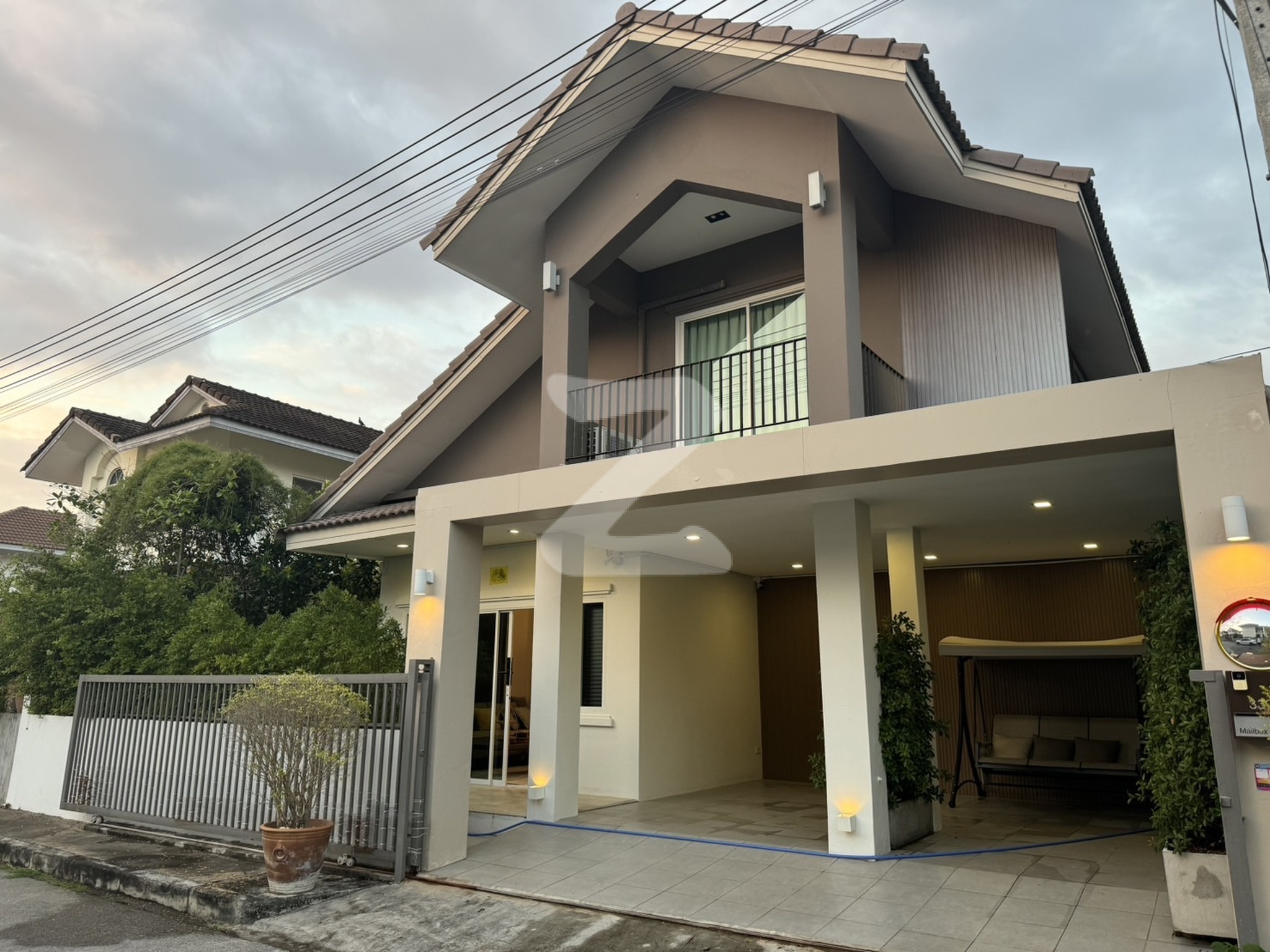 @@@@ ให้เช่า บ้านเดี่ยว 2 ชั้น 50 ตรว. @@@@@ (รับนายหน้า) หมู่บ้านพราวขวัญเวียง ใกล้แยกแม่เหี๊ยะ แยกสะเมิง : เจ้าของให้เช่าเอง (งดรับนายหน้า)