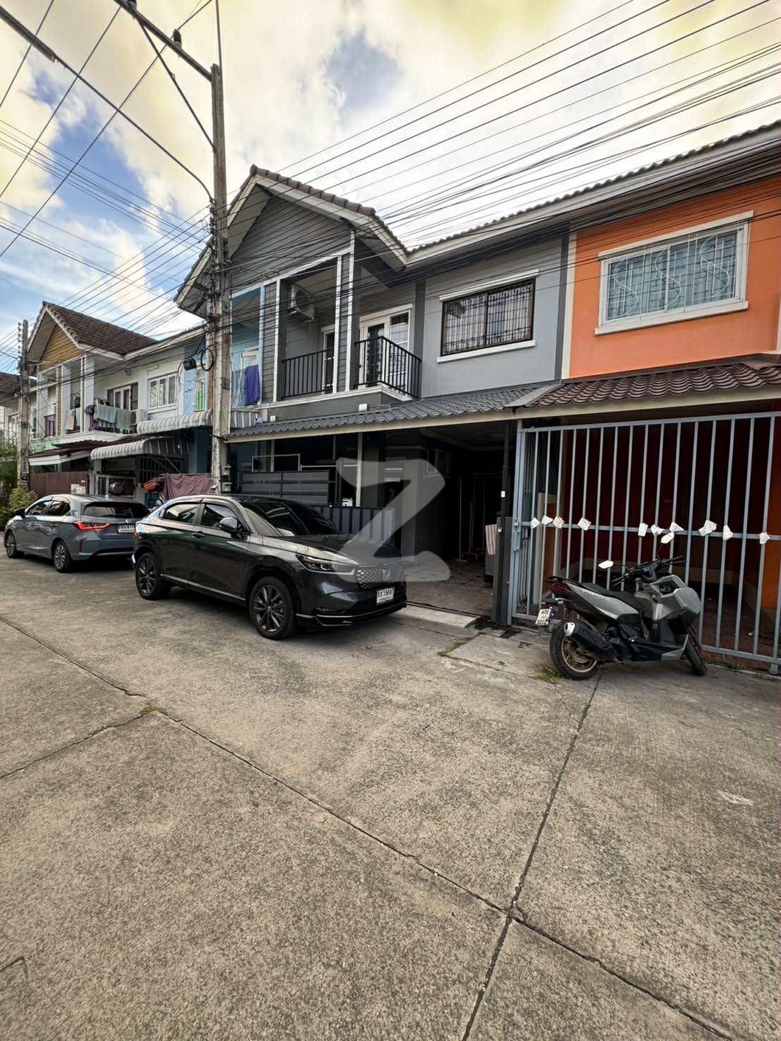 📣🏠ขายด่วน!ทาวเฮ้าส์รีโนเวทใหม่สวยพร้อมอยู่ ราคาพิเศษ!(รับเอเจนช่วยขาย ค่านายหน้า 3%) 🏡ขายบ้านทาวน์เฮาส์ 2 ชั้น  รีโนเวทใหม่ทั้งหลัง +เฟอร์นิเจอร์ : เจ้าของขายเอง (งดรับนายหน้า)