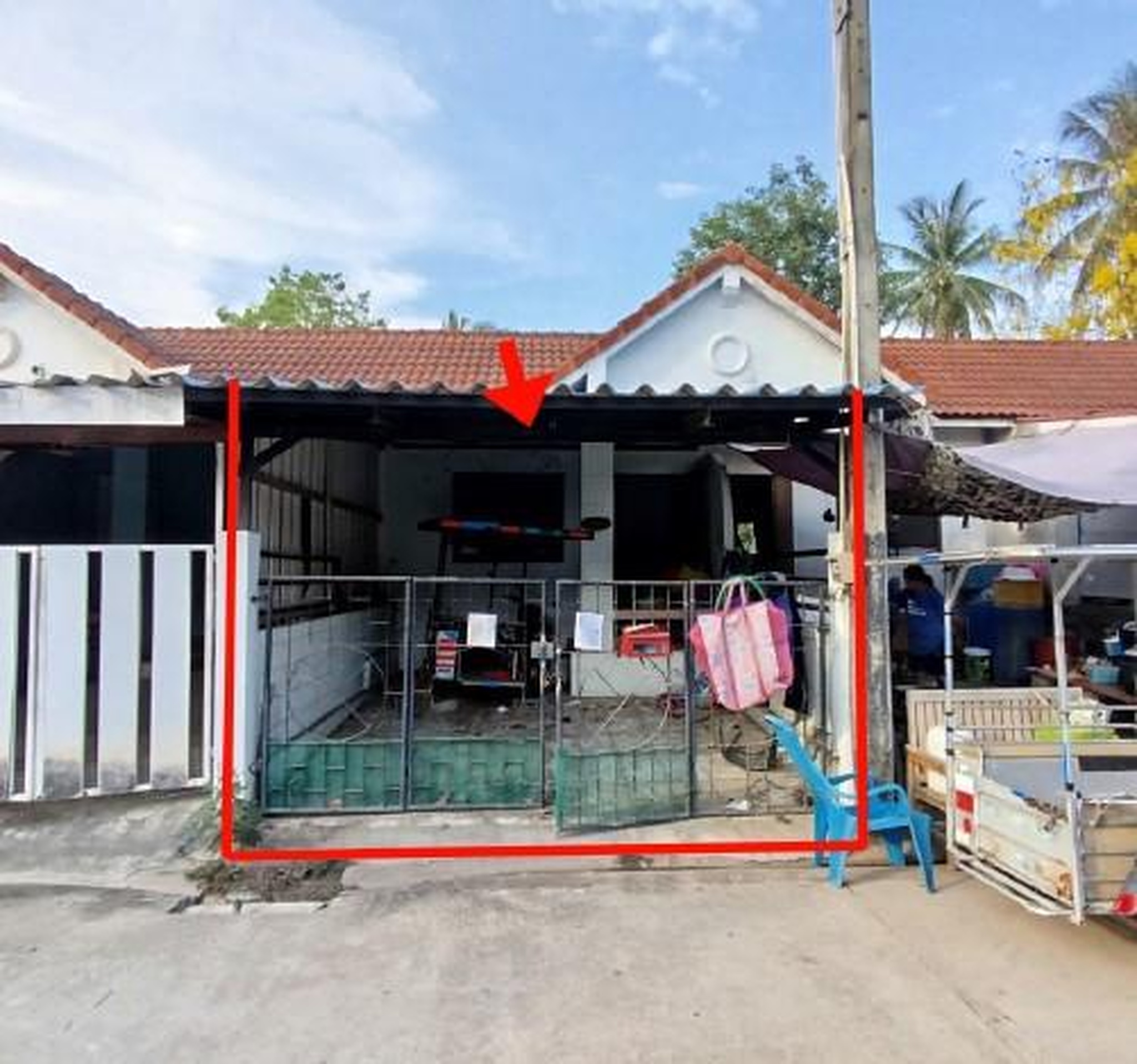 ทรัพย์สถาบันโดย GHB ทาวน์เฮาส์ บ้านบนเนิน