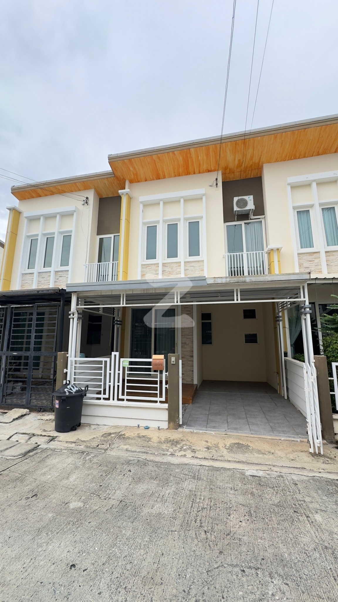 ทาวน์โฮม 2ชั้น หมู่บ้านโกลเด้นทาวน์2 พระราม2 พันท้ายนรสิงห์ - 3 ห้องนอน - 2 ห้องน้ำ - 1 ที่จอดรถ - 16.3 ตารางวา 96.33 ตารางเมตร  : เจ้าของให้เช่าเอง (งดรับนายหน้า)