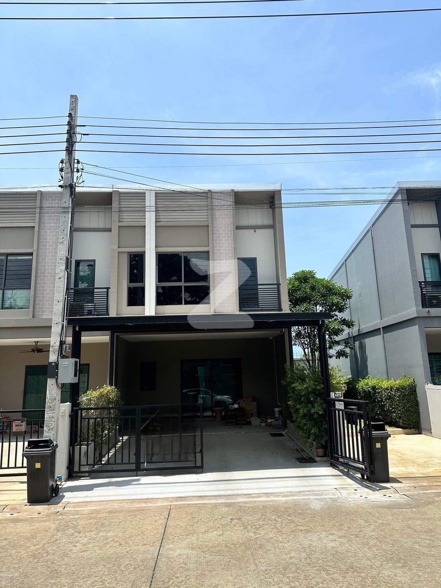🏠โครงการ วี คอมพาวด์ บางนา ขาย / ให้เช่า ทาวน์โฮม สไตล์ลอฟท์                                 : เจ้าของขายเอง (งดรับนายหน้า)