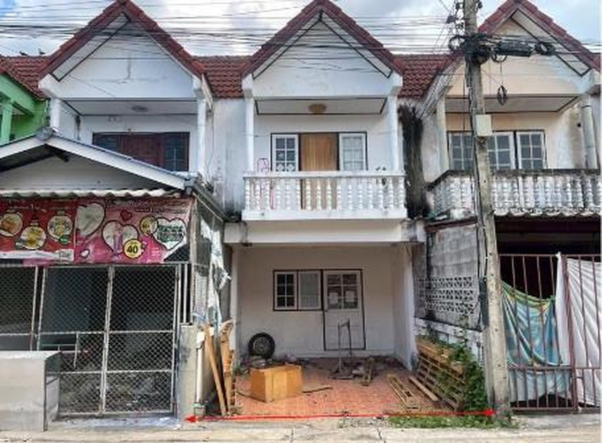 ทรัพย์สถาบันโดย GHB ทาวน์เฮาส์ โชคบุญมี