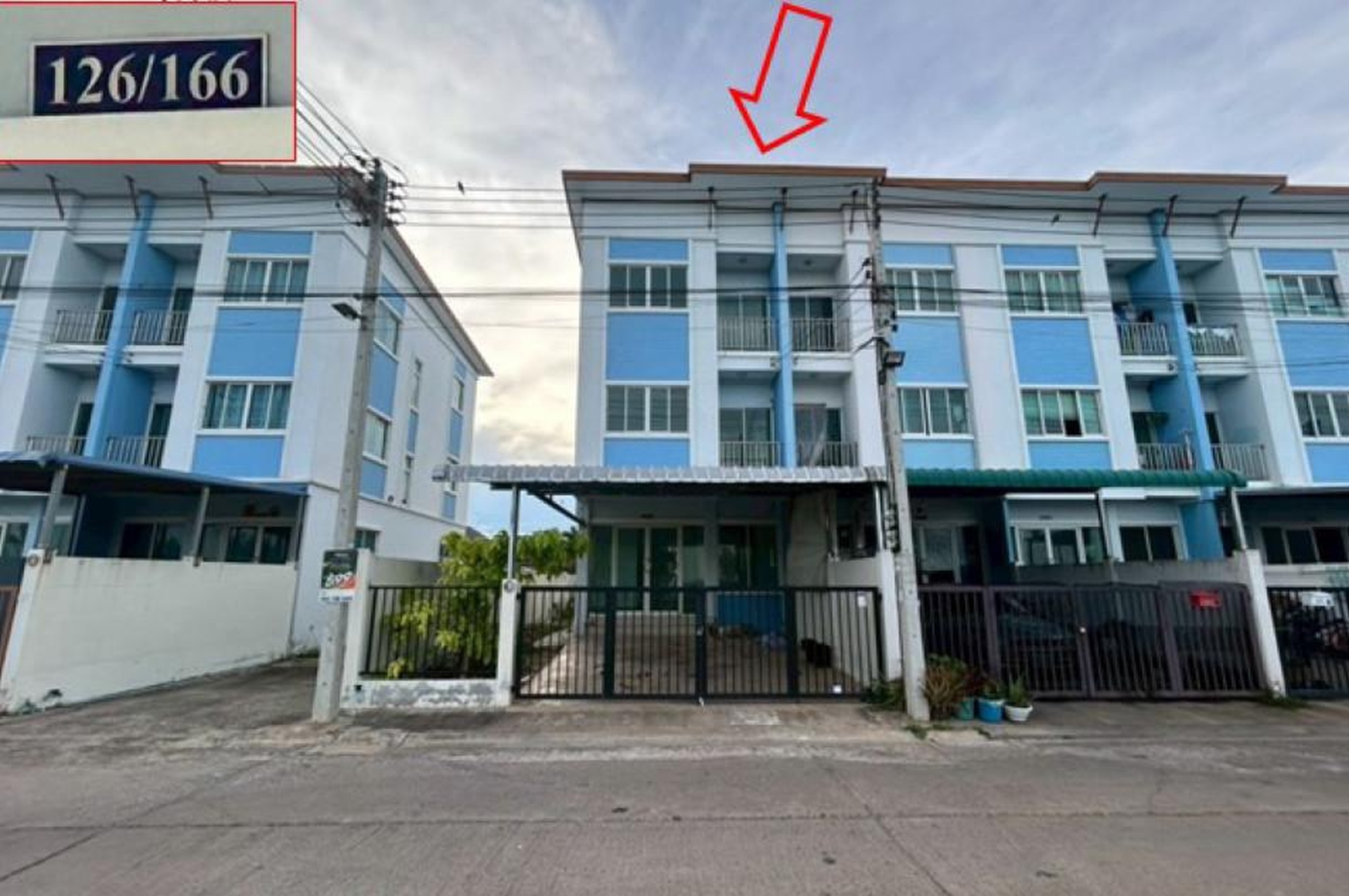 ทรัพย์สถาบันโดย GHB ทาวน์เฮาส์ ม.แสนสุข แม่กลอง