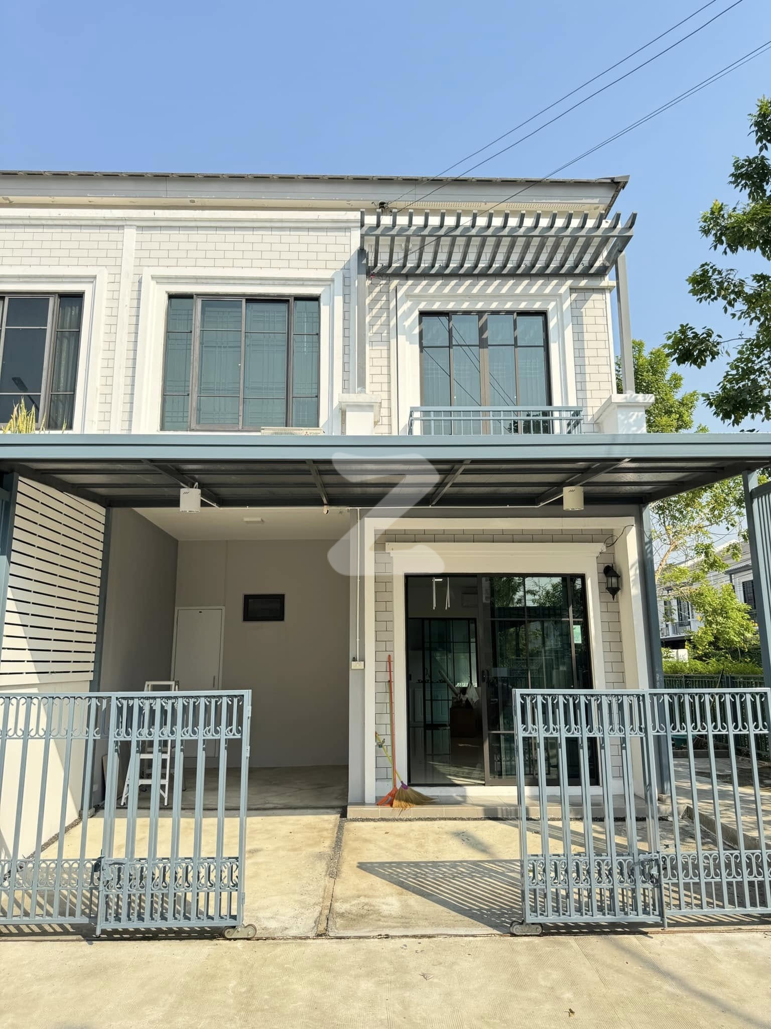 เจ้าของบ้านขายเอง 📌 ขายทาวน์โฮม 2 ชั้น ขนาด 25.8 ตร.ว. (หลังริมมีพื้นที่ด้านข้าง) เหมือนซื้อบ้านใหม่มาก เข้าอยู่ได้ทันที ใกล้เซ็นทรัลรามอินทรา   : เจ้าของขายเอง (งดรับนายหน้า)