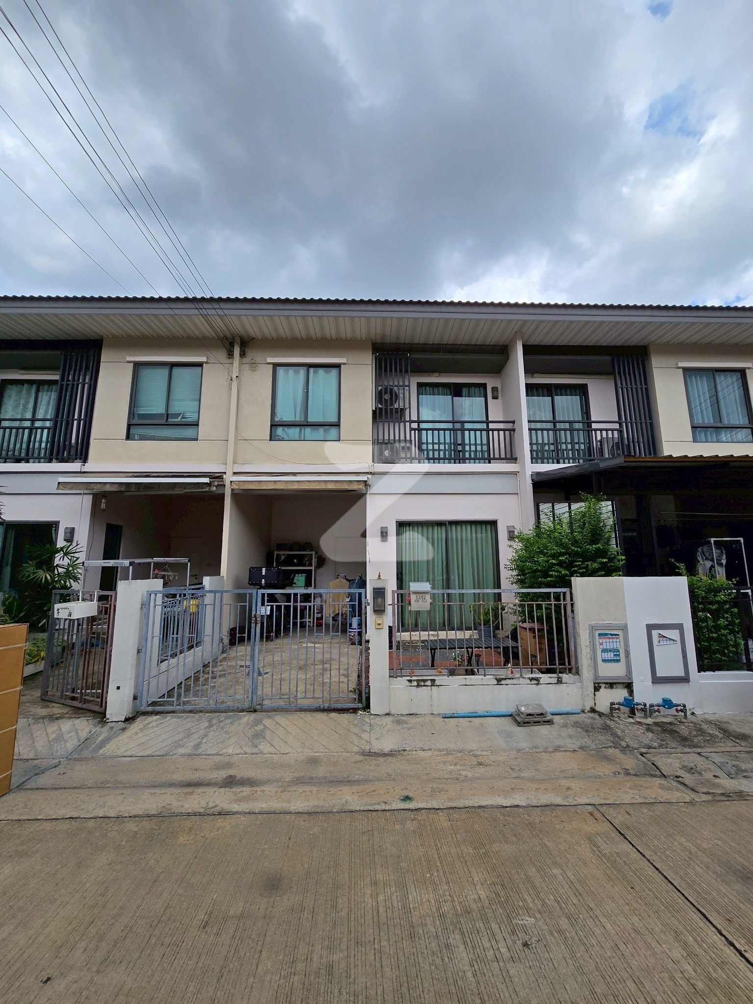 เจ้าของบ้านขายเอง ราคา 2,500,000 บาท (ทักมาคุยกันก่อนได้) ทาวน์โฮม หมู่บ้านโมดิ วิลล่า เพชรเกษม69 📍บ้านสภาพเดิม ไม่มีการตกแต่งหรือบิ๊วอิน   : เจ้าของขายเอง (งดรับนายหน้า)