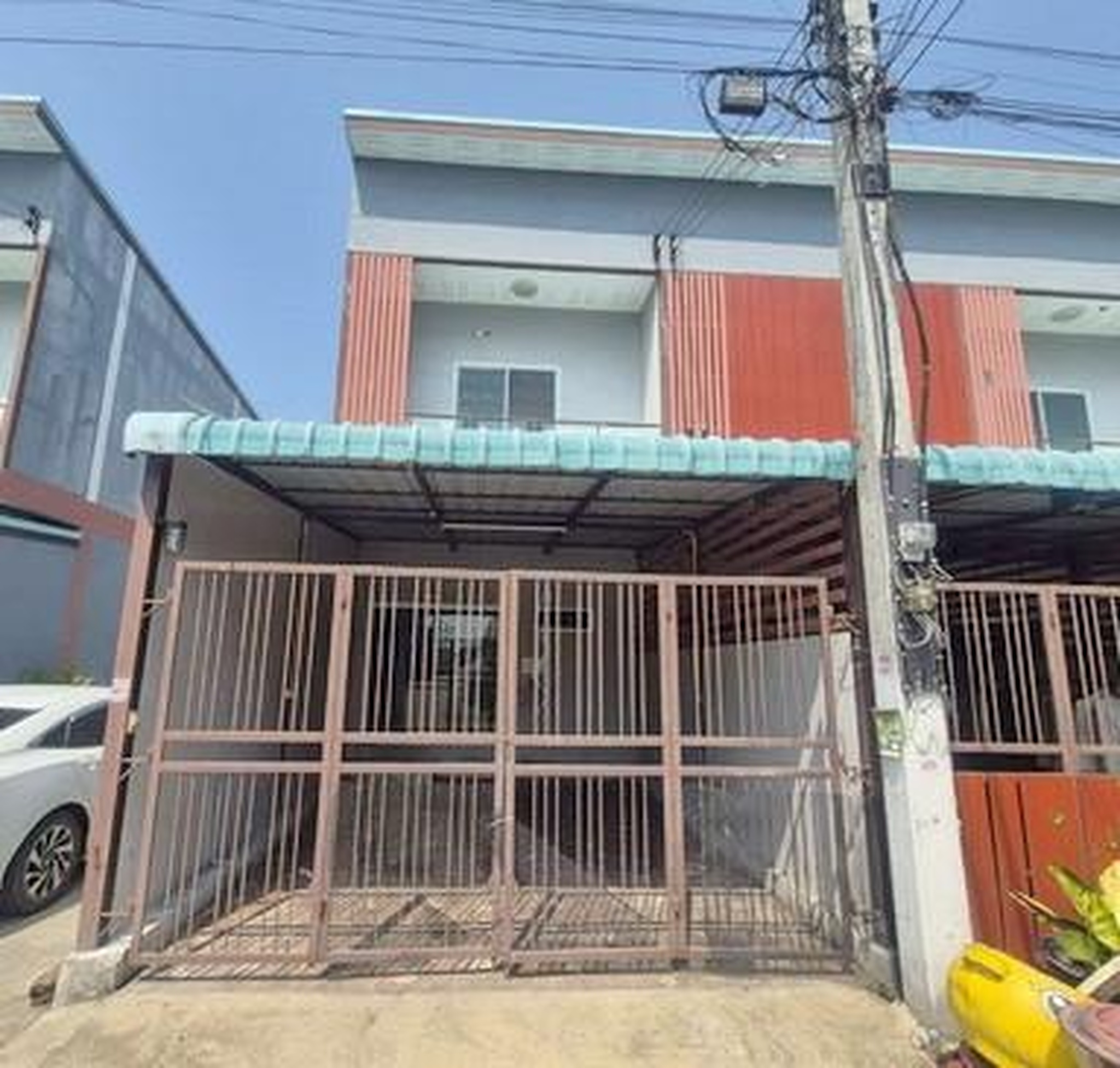 ทรัพย์สถาบันโดย GHB ทาวน์เฮาส์ ฉัตรไพลิน ลาดหลุมแก้ว (Chatrapailin Latlumkaew)