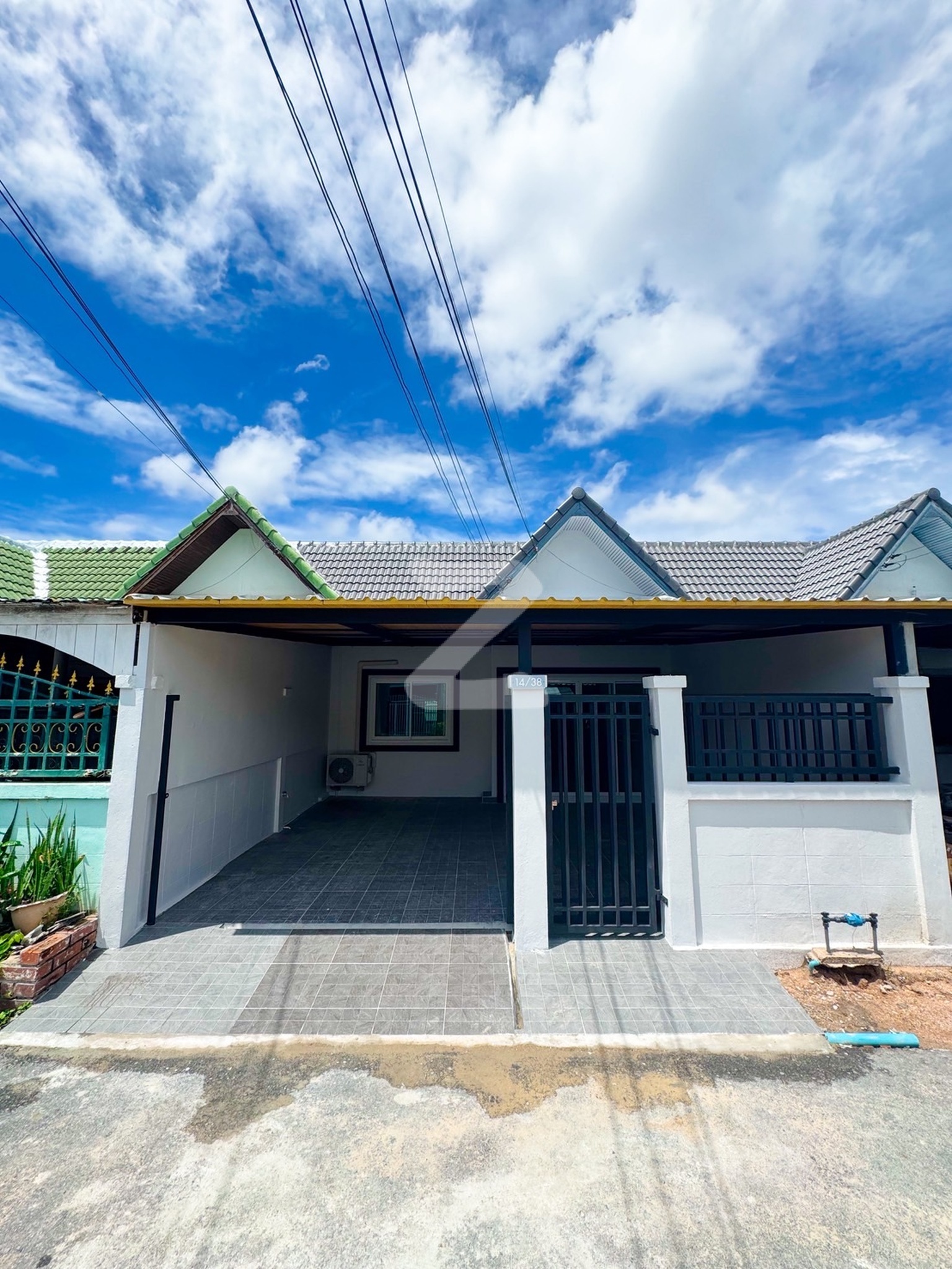 ทาวน์เฮาส์ชั้นเดียว ซ.เนินพลับหวาน-ซอยสยามฯ ใกล้โรงเรียนสว่างฯ ใกล้ตลาดไร่วนาสิทธุ์  : เจ้าของขายเอง (งดรับนายหน้า)