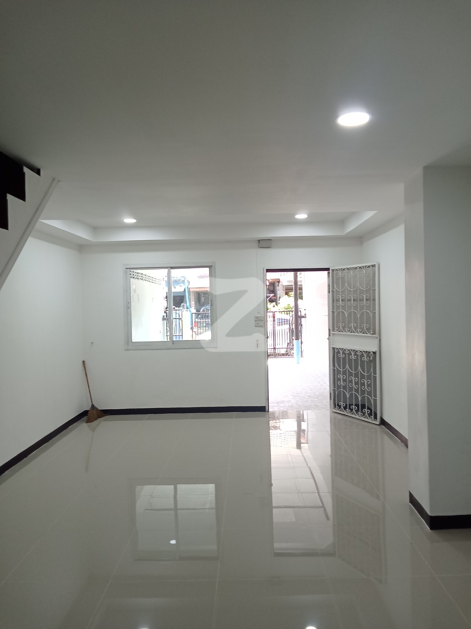 เจ้าของขายเอง สนใจ หมู่บ้านหมอนทองลำลูกกาคลอง 8 พื้นที่ 17 ตารางวา                                          : เจ้าของขายเอง (งดรับนายหน้า)