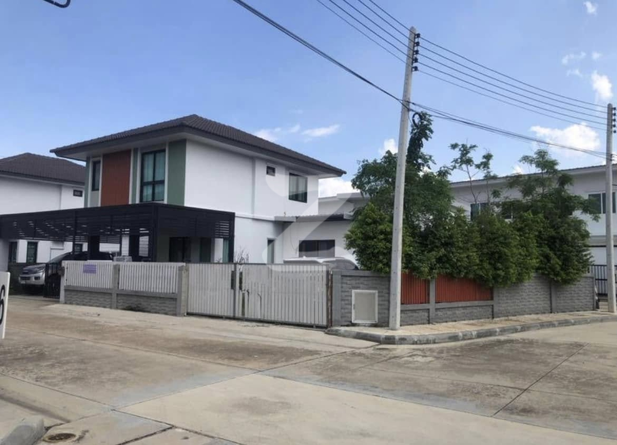 ต้องการปล่อยบ้านครับ 3700000  ล้าน บ้านอยู่ 1 ปี ชื้อใว้ ปีแรกไม่ได้อยู่ ปี 2  อยู่  ปี 3 ไม่ได้อยู่ หมู่บ้าน ฉัตรหลวง 15/1 อ สามโคก ปทุมธานี : เจ้าของขายเอง (งดรับนายหน้า)