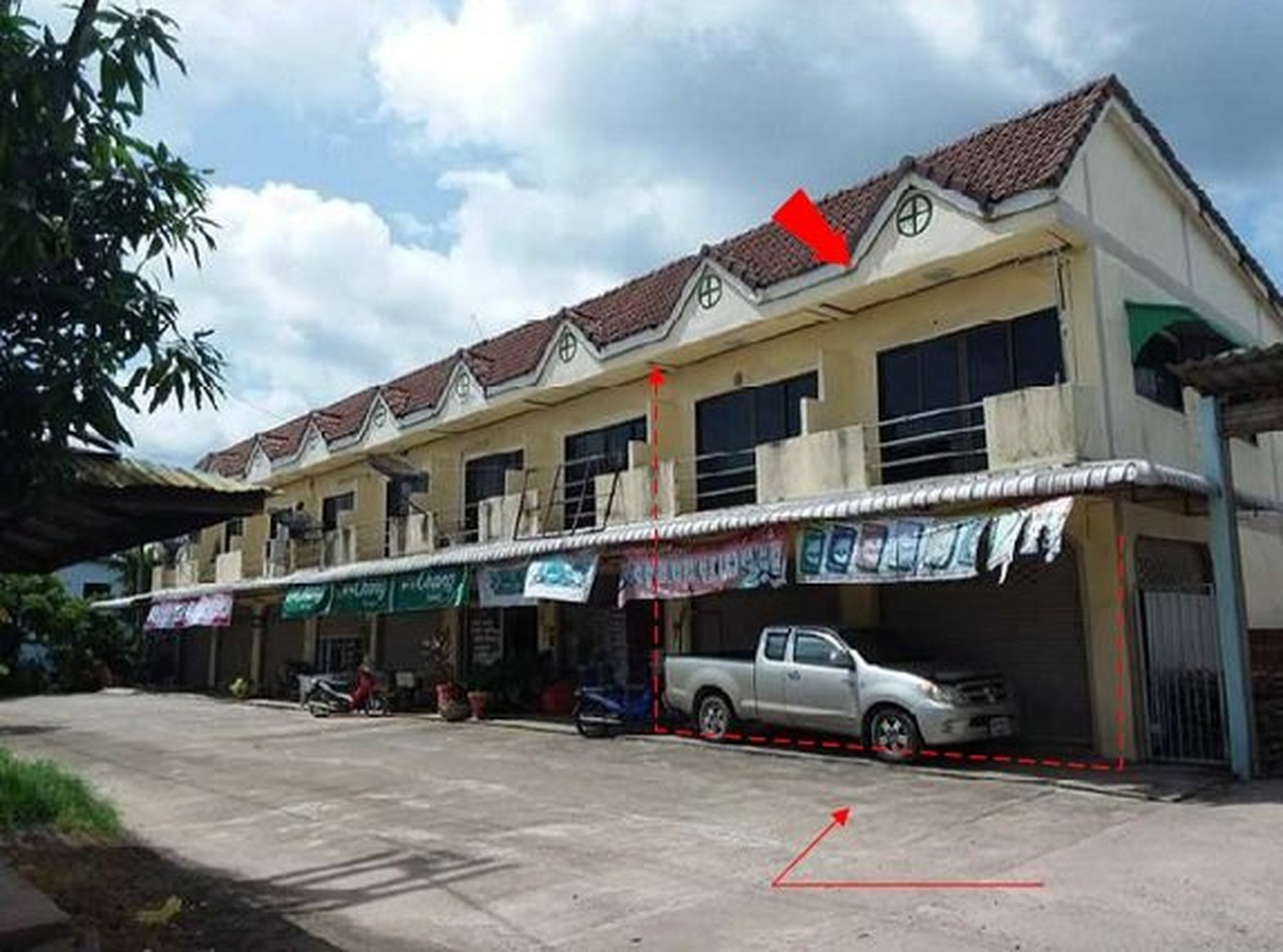 ทรัพย์สถาบันโดย SCB ตึกแถว-อาคารพาณิชย์ อาคารพาณิชย์ กาญจนดิษฐ์-สุราษฎร์ธานี