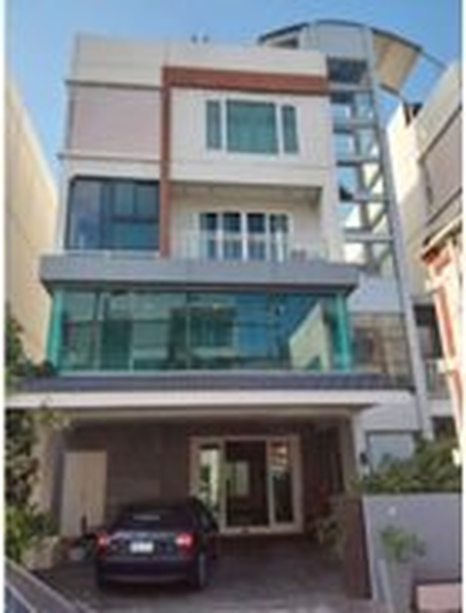 ทรัพย์สถาบันโดย SCB โฮมออฟฟิศ เดอะเทอมินอล สุวรรณภูมิ