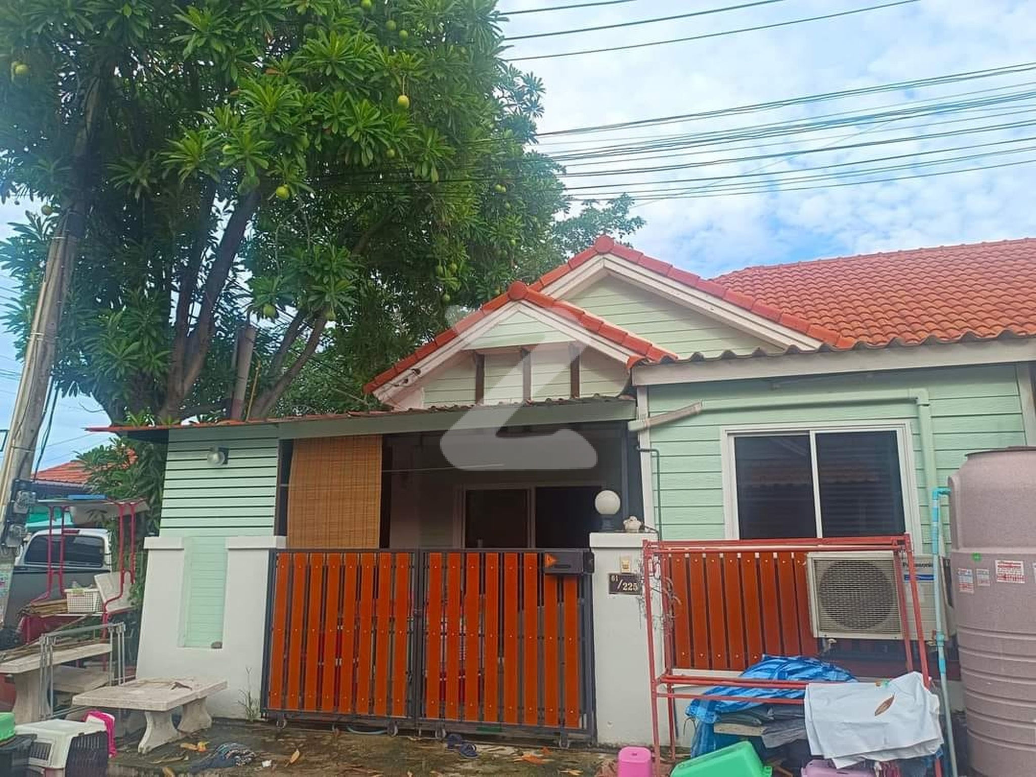 บ้านทาวน์โฮม​ชั้น​เดียว​ เจ้าของขายเอง   เนื้อที่​27.9ตรว. นอน3  ห้องน้ำ1 ห้องทำงาน1                                : เจ้าของขายเอง (งดรับนายหน้า)