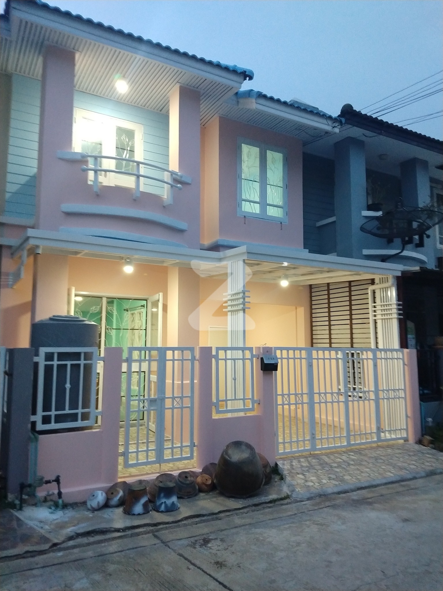 * หมู่บ้าน ชมฟ้า-วรางกูล คลอง 2 - โครงการติดถนนใหญ่ รังสิต-นครนายก ซอย 64                                  : เจ้าของขายเอง (งดรับนายหน้า)