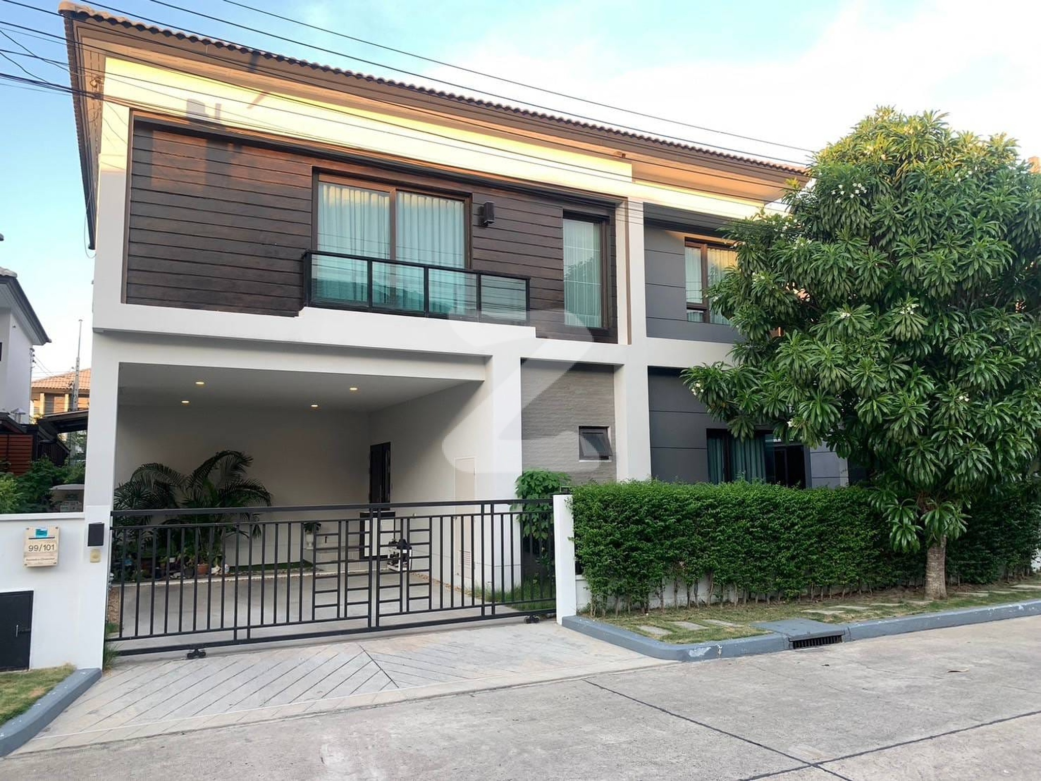 ‼️ขายบ้านเดี่ยว2ชั้น ใกล้ทางด่วน ใกล้รถไฟฟ้า‼️ บ้านเดี่ยวสไตล์โมเดิร์น🏠  หมู่บ้าน centro รามอินทรา-จตุโชติ กาญจนาภิเษก ซ.4 แขวงออเงิน เขตสายไหม : เจ้าของขายเอง (งดรับนายหน้า)