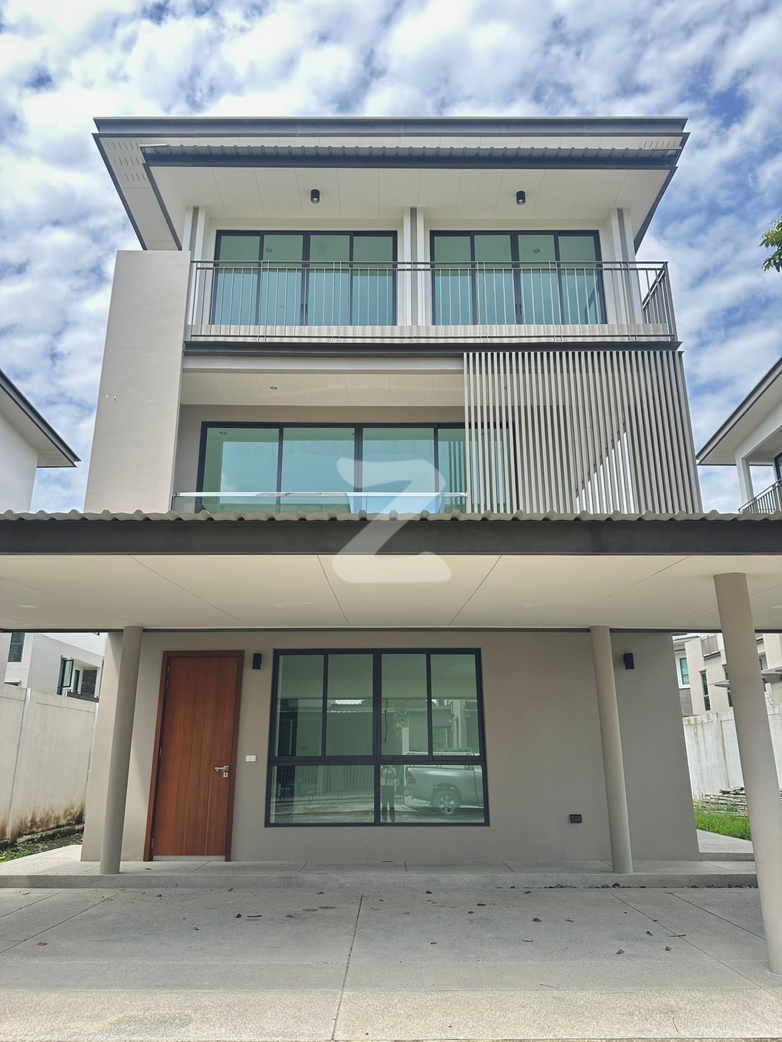 ขายบ้านเดี่ยว 3 ชั้น ในโครงการ AQ Arbor สวนหลวง ร.9 เจ้าของขายเอง ราคาขาย : 7.9 ล้านบาท                   : เจ้าของขายเอง (งดรับนายหน้า)
