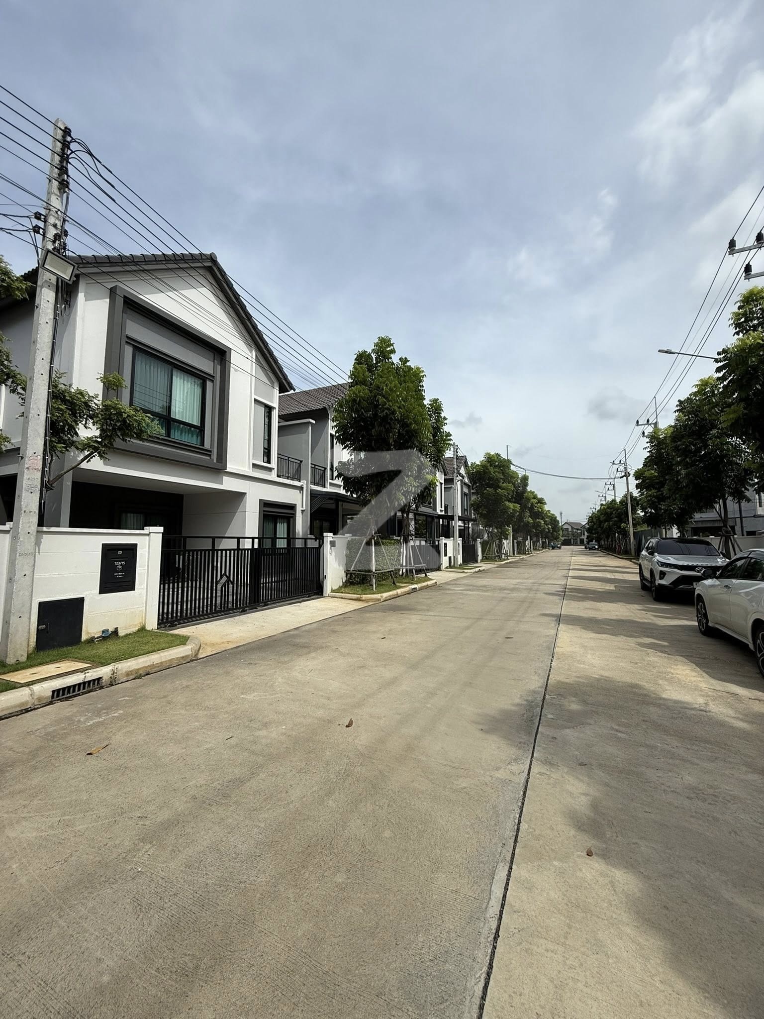เจ้าของขายเองครับ 🏡 ขายบ้านแฝด 2 ชั้น ตกแต่งครบ แนวcozy พร้อมอยู่ หมู่บ้านบริทาเนีย (ติวานนท์-ราชพฤกษ์) **สังคมส่วนตัว สงบ ถนนเมน  : เจ้าของขายเอง (งดรับนายหน้า)