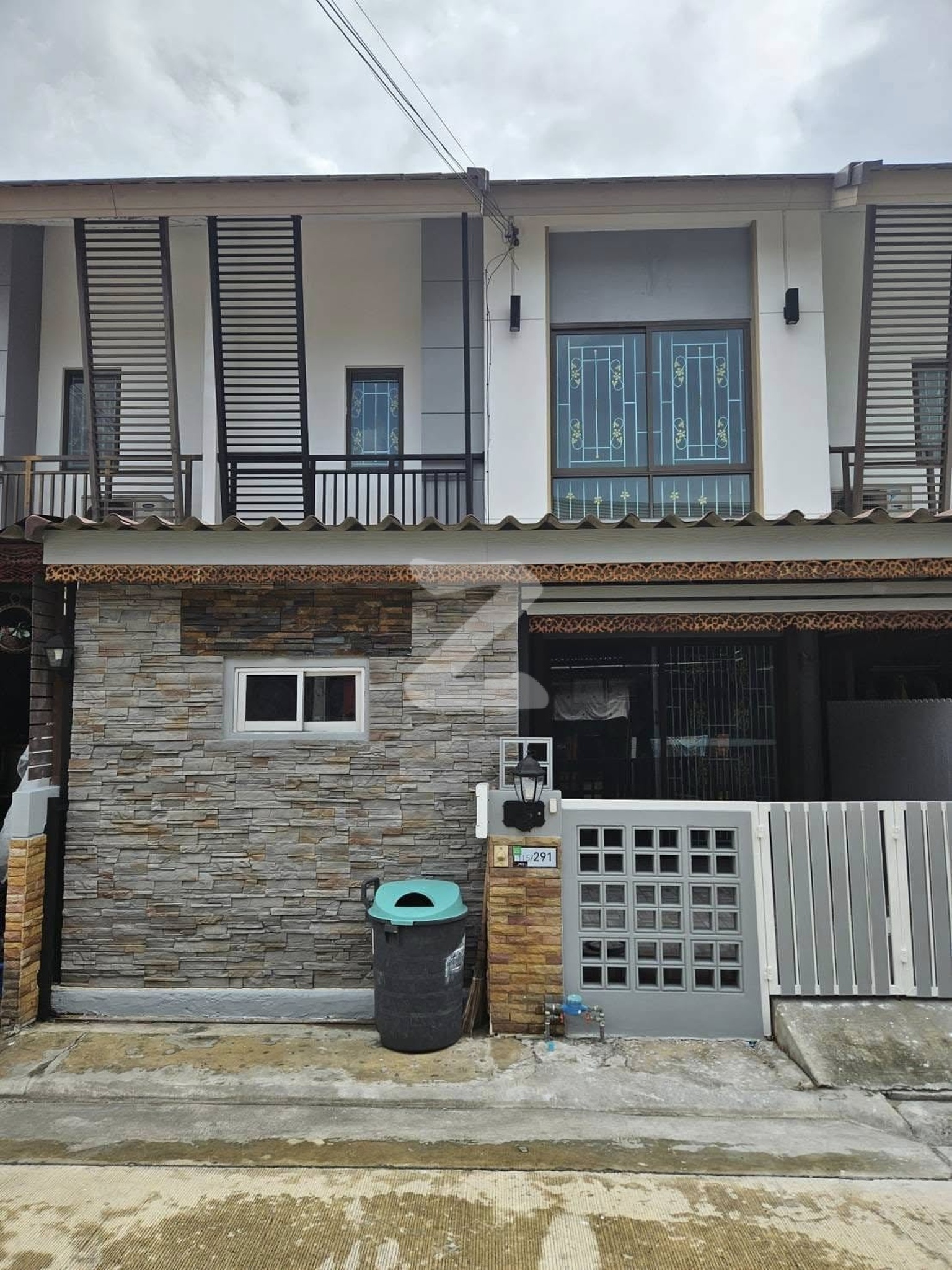 #บ้านสวยโซนบางพลี 🏡 #ใกล้เมกาบางนาอิเกีย #บ้านโซนบางแก้ว #ทาวน์เฮ้าสวยพร้อมอยู่ #เพื่อนบ้านดีมินิมอล โครงการ : พฤกษาไพร์ม87/1 (อยู่ในพฤกษาอเวนิว) : เจ้าของขายเอง (งดรับนายหน้า)