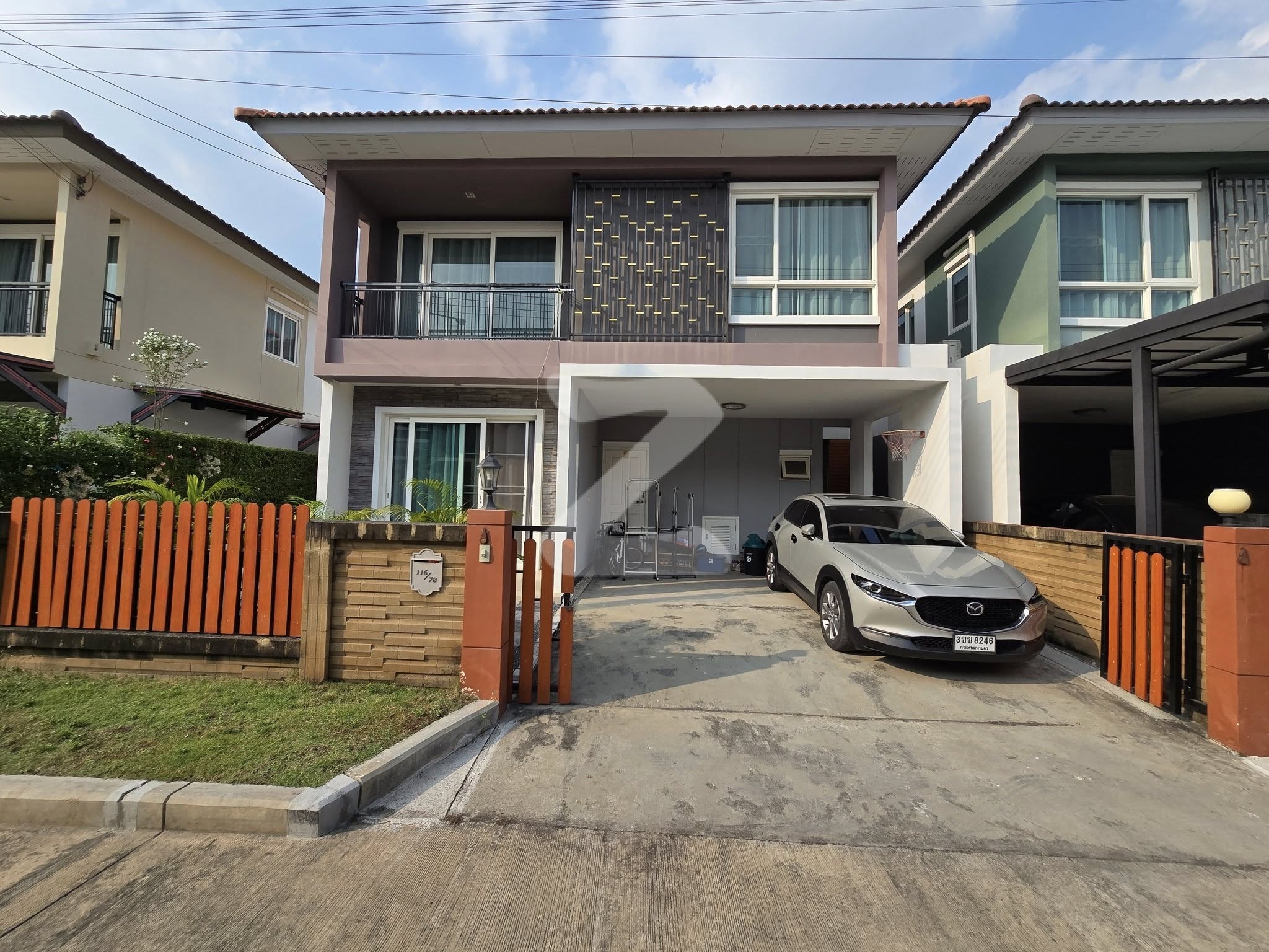 ขาย บ้านโครงการ หมู่บ้านโกลเด้นนีโอ พระราม2 3.65 ล้านบาท -สถานที่ ถนนพันท้ายนรสิงห์ จากปากทาง ประมาณ 1กม. -บ้านหันทิศตะวันตกเฉียงใต้(ทิศมงคล) : เจ้าของขายเอง (งดรับนายหน้า)