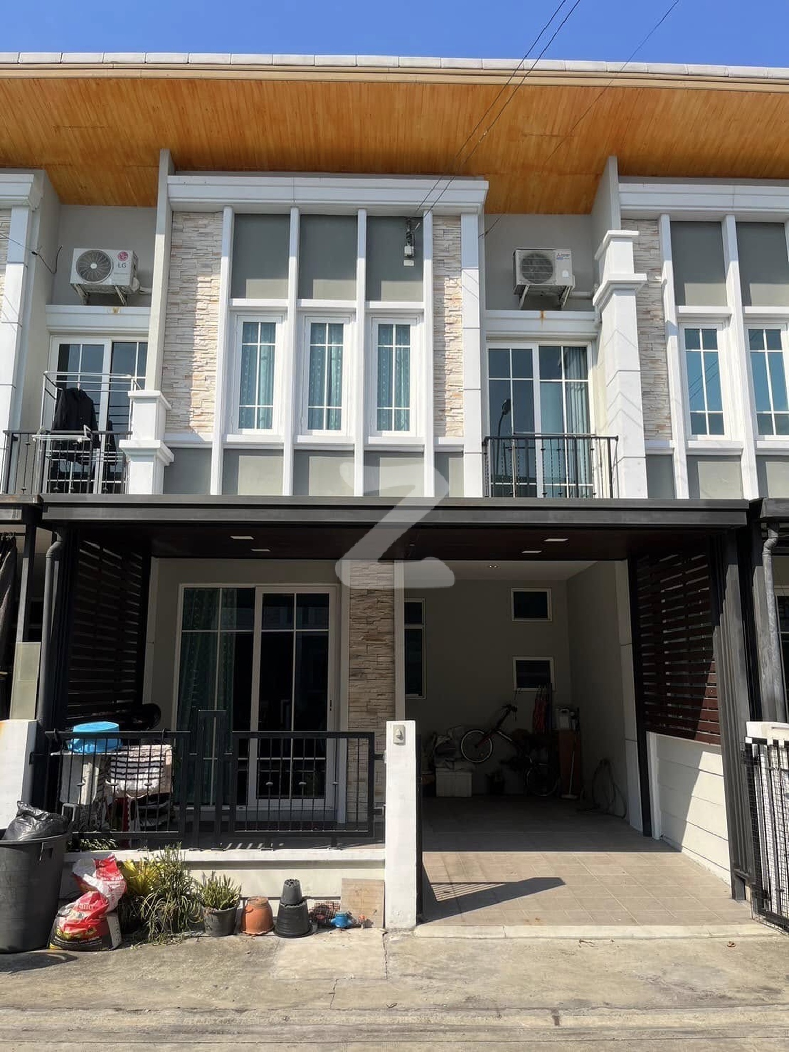 เจ้าของขายเอง ขายบ้าน 🏡ทาวน์โฮม หมู่บ้านโกลเด้นท์ทาวน์รามอินทรา-วงแหวน🏡 พร้อมที่จอดรถ พร้อมแอร์ 2 ตัว  ✔️ทำเล ใกล้ BTS สายสีชมพู คู้บอน  : เจ้าของขายเอง (งดรับนายหน้า)