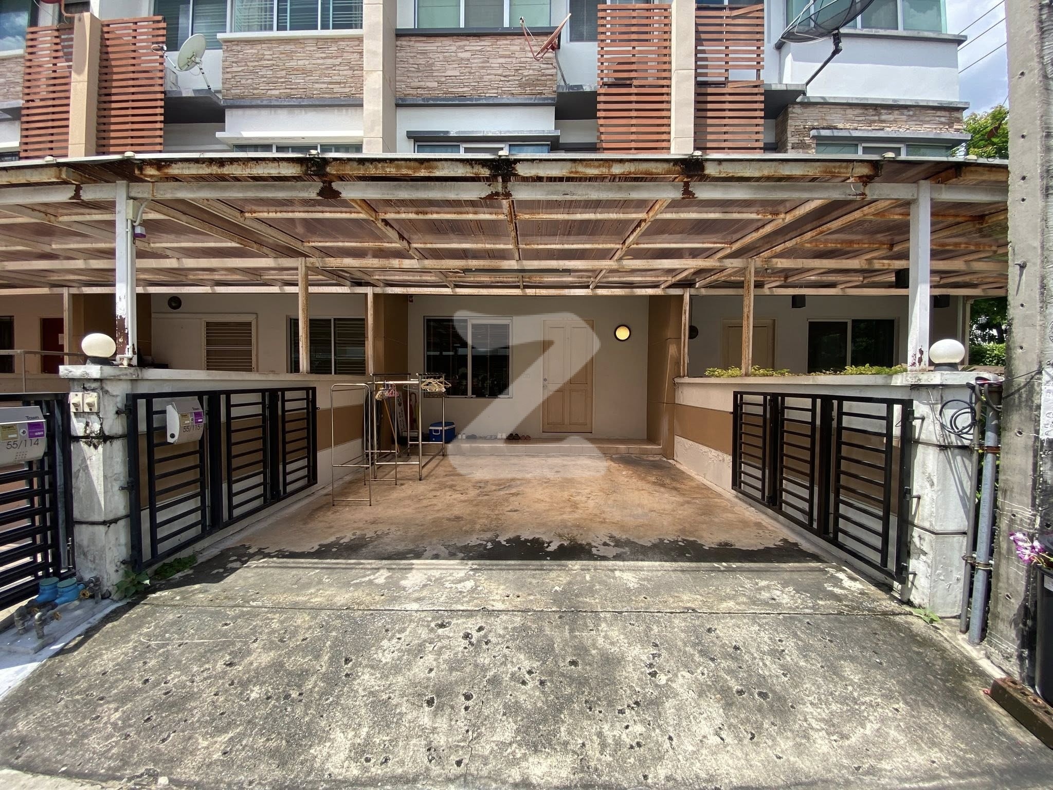 เจ้าของขายด่วน  ทาวน์โฮม 3 ชั้น   Town Plus เกษตรนวมินทร์ ( นวลจันทร์ ) บนทำเลศักยภาพ : เจ้าของขายเอง (งดรับนายหน้า)