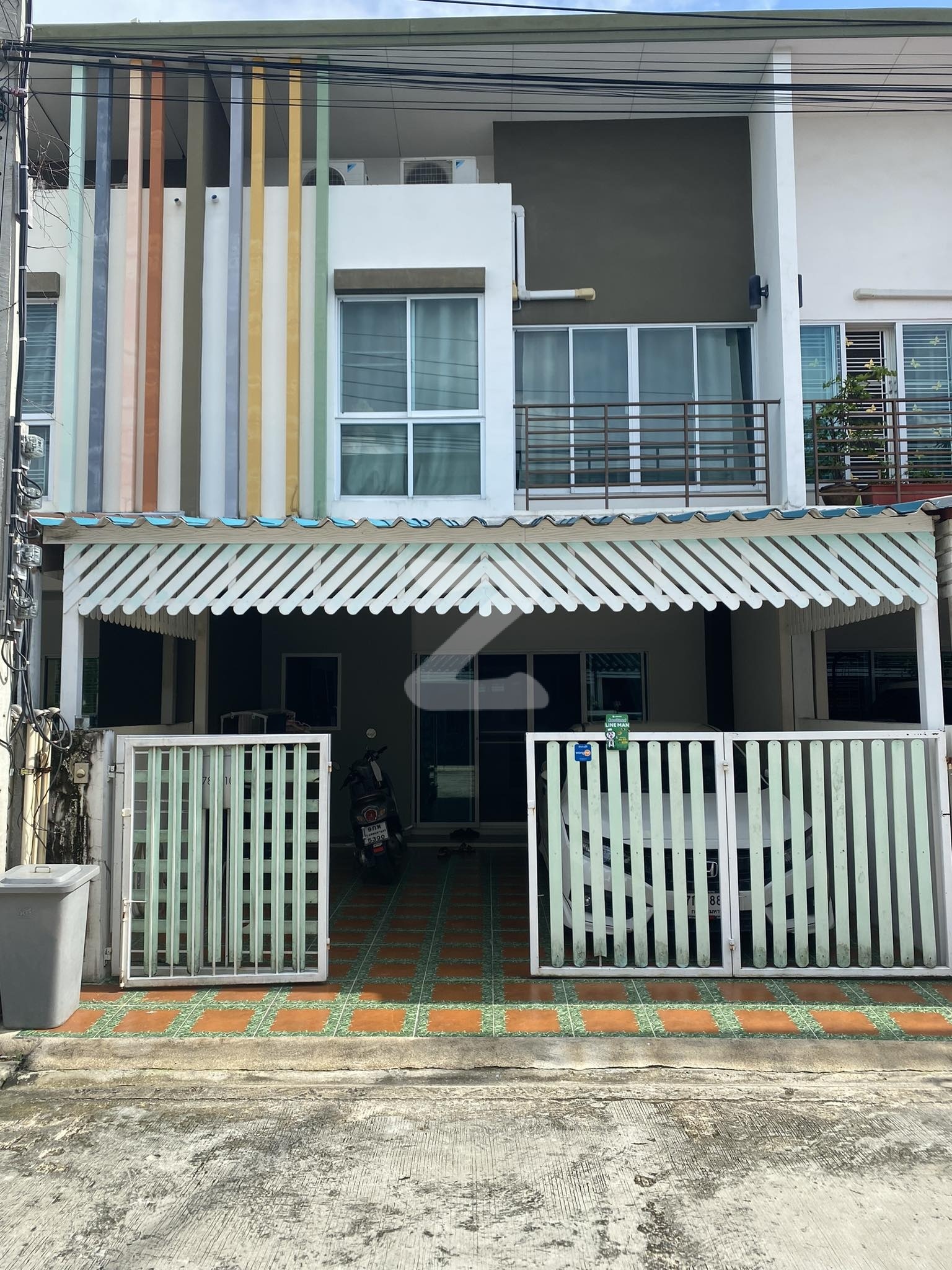 OWNER POST City Sense Watcharapol วัชรพล 3 ห้องนอน 2 ห้องน้ำ จอดรถในบ้าน 2 คัน ห้องครัวและหลังคาหน้าบ้านต่อเติมพร้อมใช้งาน : เจ้าของขายเอง (งดรับนายหน้า)