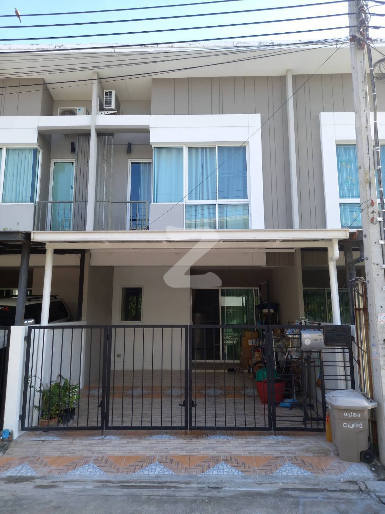 ขายด่วน  เจ้าของขายเอง บ้านทาวโฮม 2 ชั้น 18.5   ตารางวา 2 ห้องนอน  2 ห้องน้ำบ้านใหม่มาก  หมู่บ้านซิตี้เซนต์  ซ.พระยาสุเรนทร์ 30  : เจ้าของขายเอง (งดรับนายหน้า)