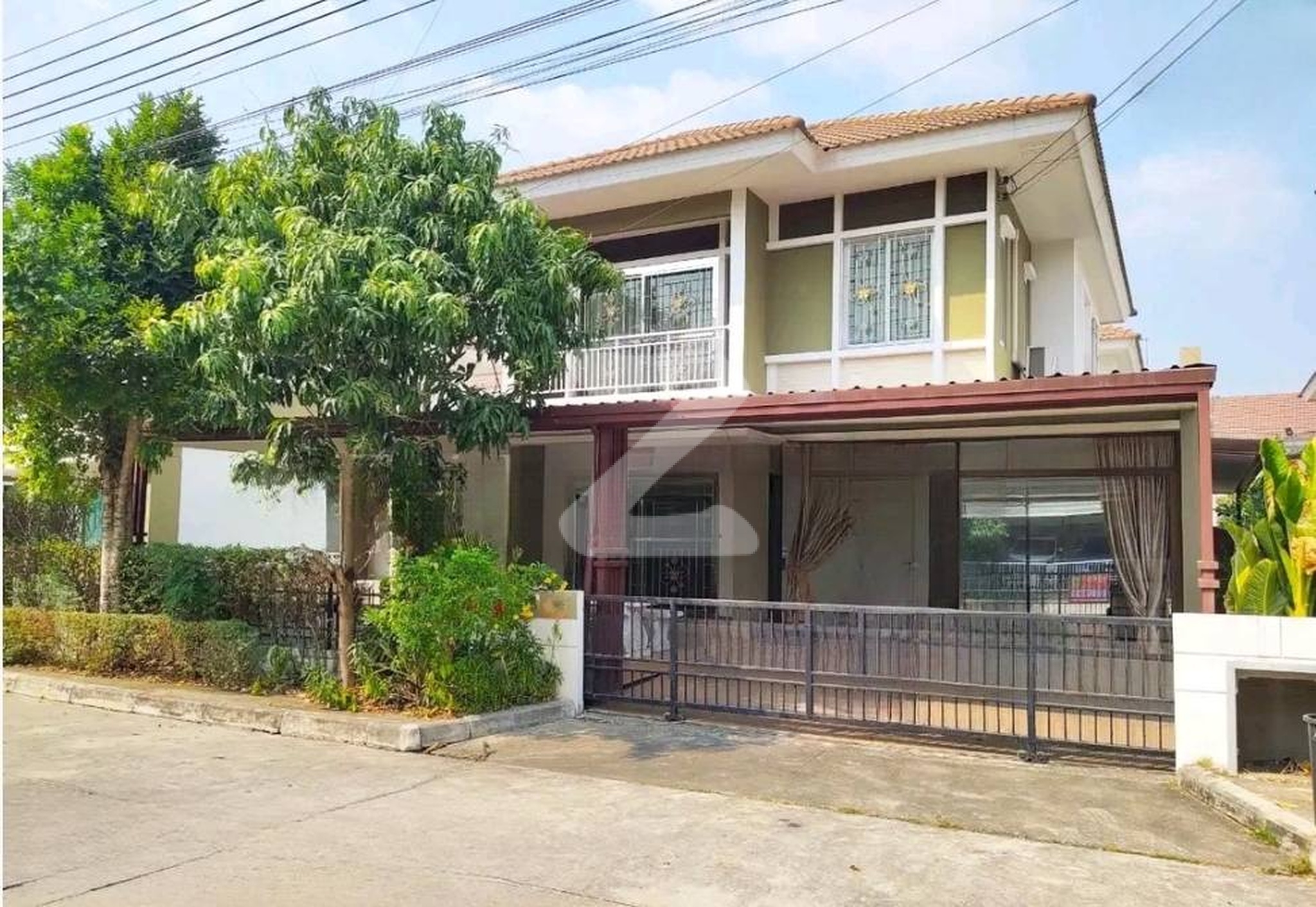 หมู่บ้าน เดอะแพลนท์ อ่อนนุชมอเตอร์เวย์ สภาพใหม่ บ้านเดี่ยว 2 ชั้น ตกแต่งด้วยความตั้งใจใช้วัสดุคุณภาพ โครงการร่มรื่นน่าอยู่  : เจ้าของขายเอง (งดรับนายหน้า)