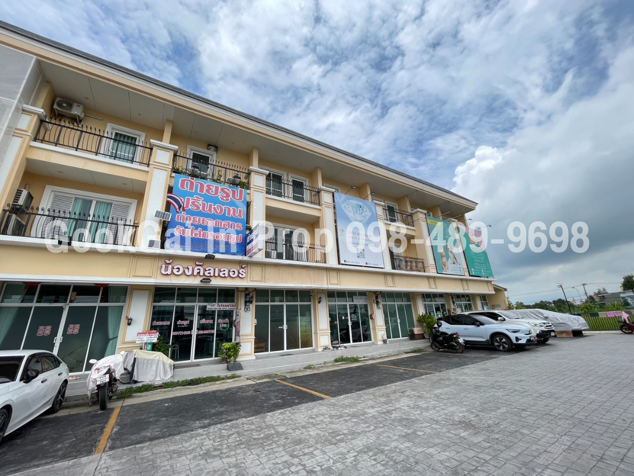 ขาย โฮมออฟฟิต/อาคารพาณิชย์ โครงการ ริทซ์วิลล์ บ้านเลขที่มงคล ติดถนนซอยเอแบคบางนา มีที่จอดรถเยอะ ใกล้ทางด่วน แหล่งชุมชน : โดยนายหน้า/ตัวแทน