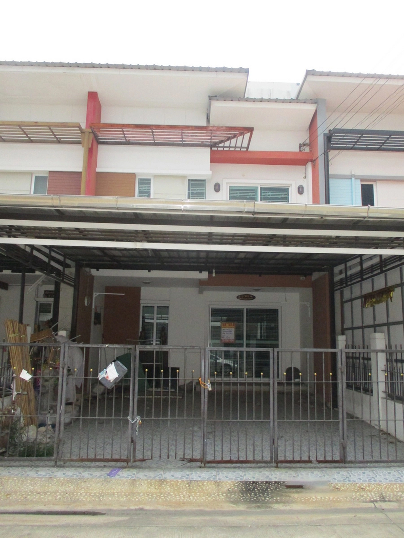 ทรัพย์สถาบันโดย BAY ทาวน์เฮาส์ ชวนชื่น เพชรเกษม