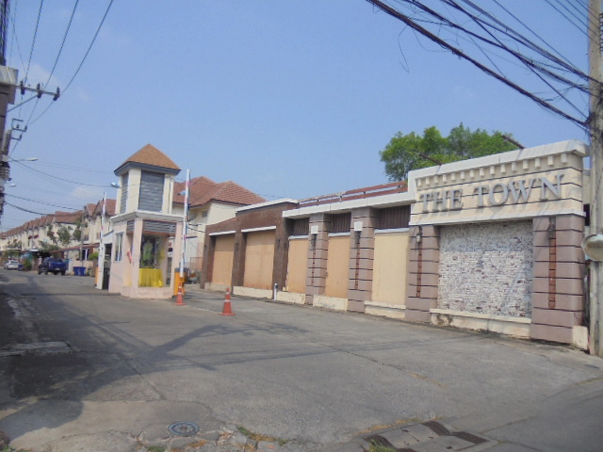 ทรัพย์สถาบันโดย BAY ทาวน์เฮาส์ THE TOWN พหลโยธิน 52