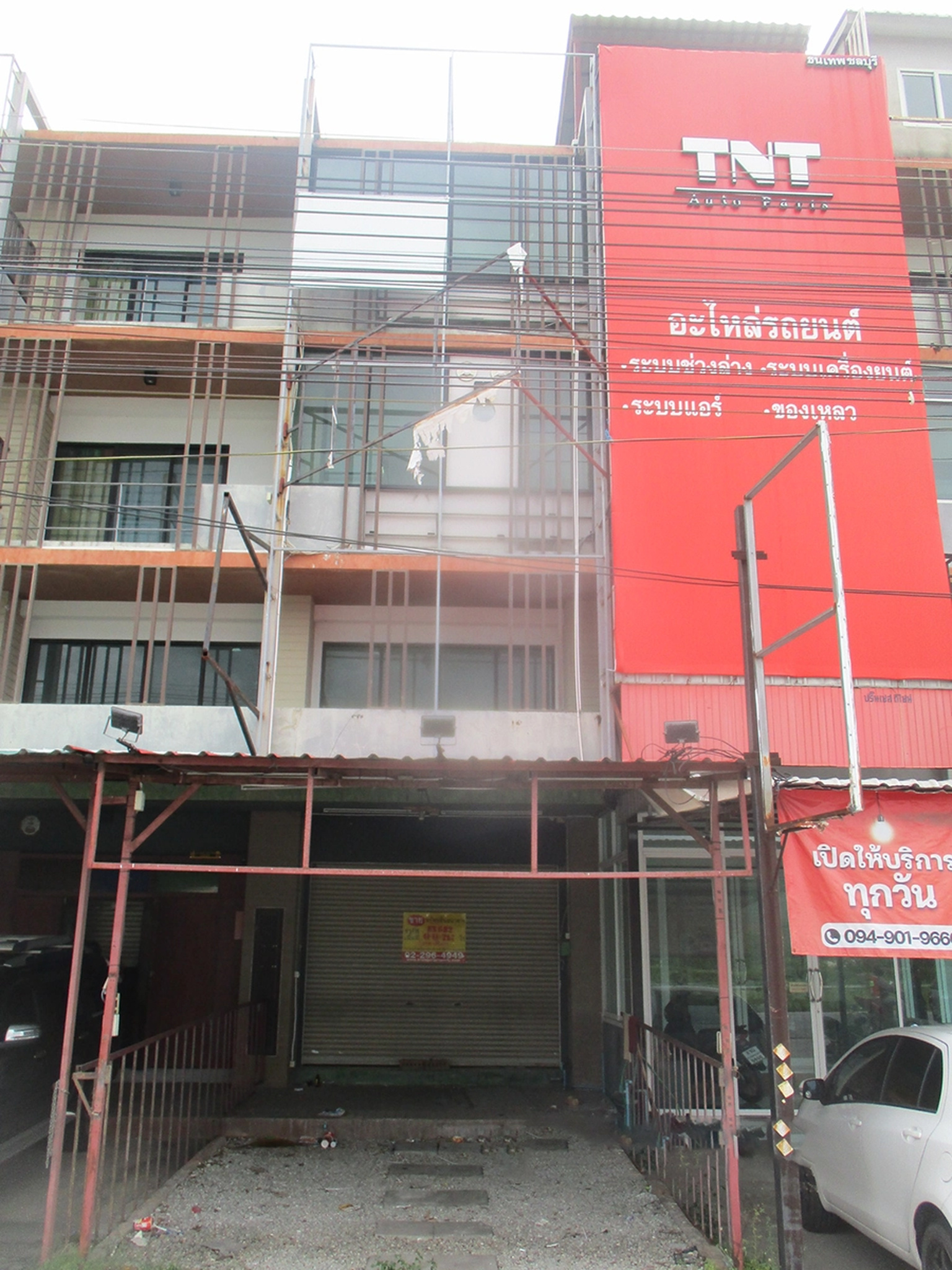 ทรัพย์สถาบันโดย BAY ตึกแถว-อาคารพาณิชย์ ถนนสุขุมวิท (ทล.3)