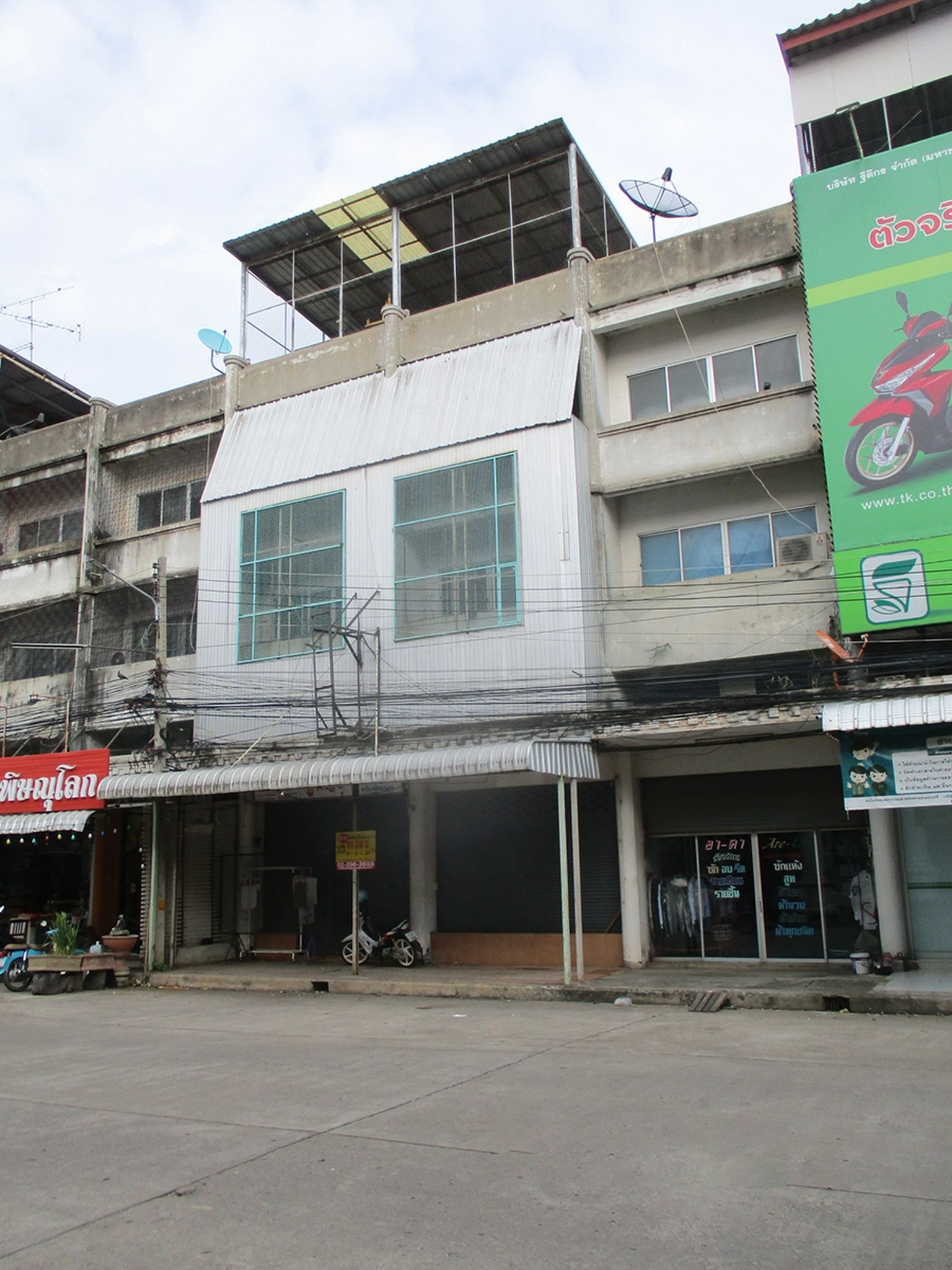 ทรัพย์สถาบันโดย BAY ตึกแถว-อาคารพาณิชย์ ซอยโรงแรมพิจิตรพลาซ่า ถนนสระหลวง
