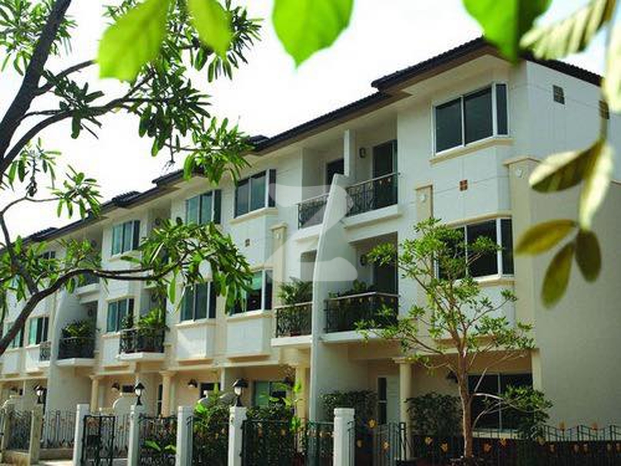 บ้านทาวน์เฮ้าส์ 3 ชั้น ม ศุภาลัย  ในซอยแบริ่ง สุขุมวิท 107 พื้นที่ใช้สอย 150 ตรม  รถไฟฟ้าสายสีเขียว  : เจ้าของขายเอง (งดรับนายหน้า)