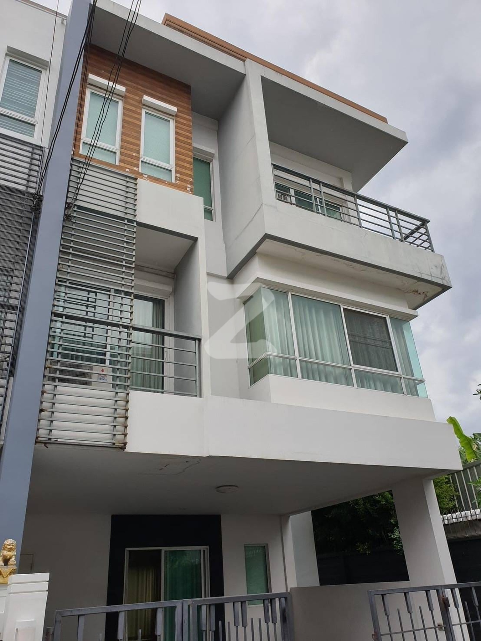 ขาย/ให้เช่าทาวน์โฮม 3 ชั้น หมู่บ้านเดอะคลัสเตอร์วิลล์3  ถนนราชพฤกษ์ ใกล้เซ็นทรัลเวสต์วิลล์ : เจ้าของขายเอง (งดรับนายหน้า)
