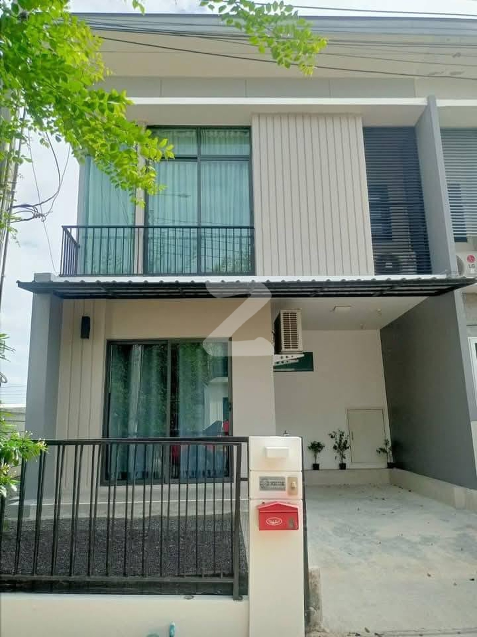 หมู่บ้าน พฤกษาวิลล์ 👉ใกล้ทางด่วน  ทำเลดี เดินทางสะดวก 👉ติดห้างสรรพสินค้าโรบินสันศรีสมาน : เจ้าของขายเอง (งดรับนายหน้า)