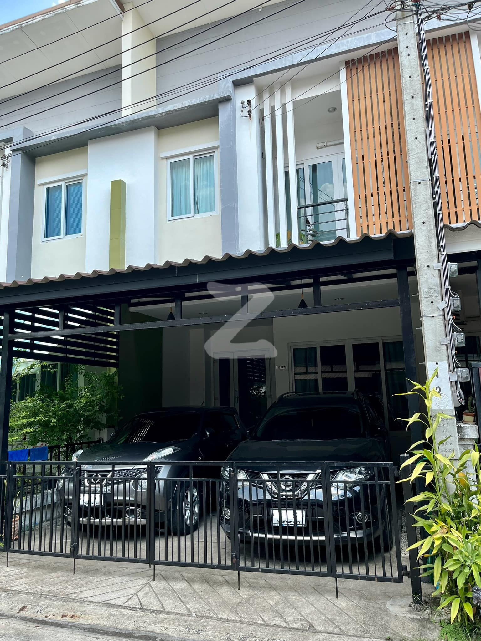ขายบ้าน Townhome  หมู่บ้านนิรันดร์อเวนิว ถนนรามคำแหง174  เขตมีนบุรี กรุงเทพฯ                          : เจ้าของขายเอง (งดรับนายหน้า)