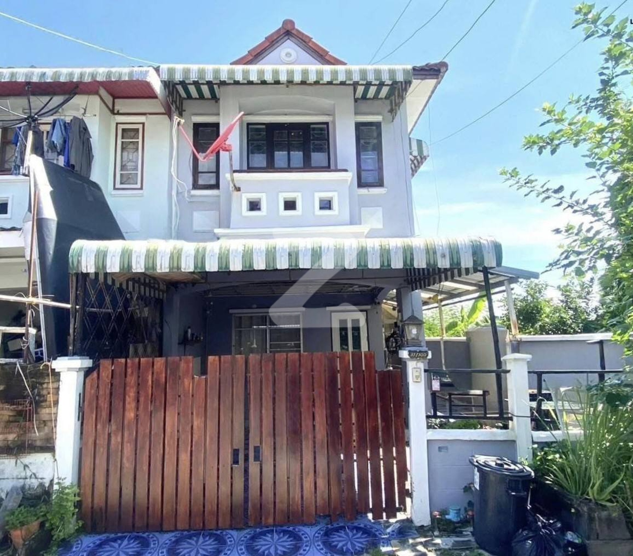 ( เจ้าของบ้านขายเอง ) ขายหรือให้เช่า ค่าเช่าเดือนละ 7,500 บาท รายละเอียดการเช่า มัดจำ 2 เดือนล่วงหน้า 1 เดือน : เจ้าของขายเอง (งดรับนายหน้า)