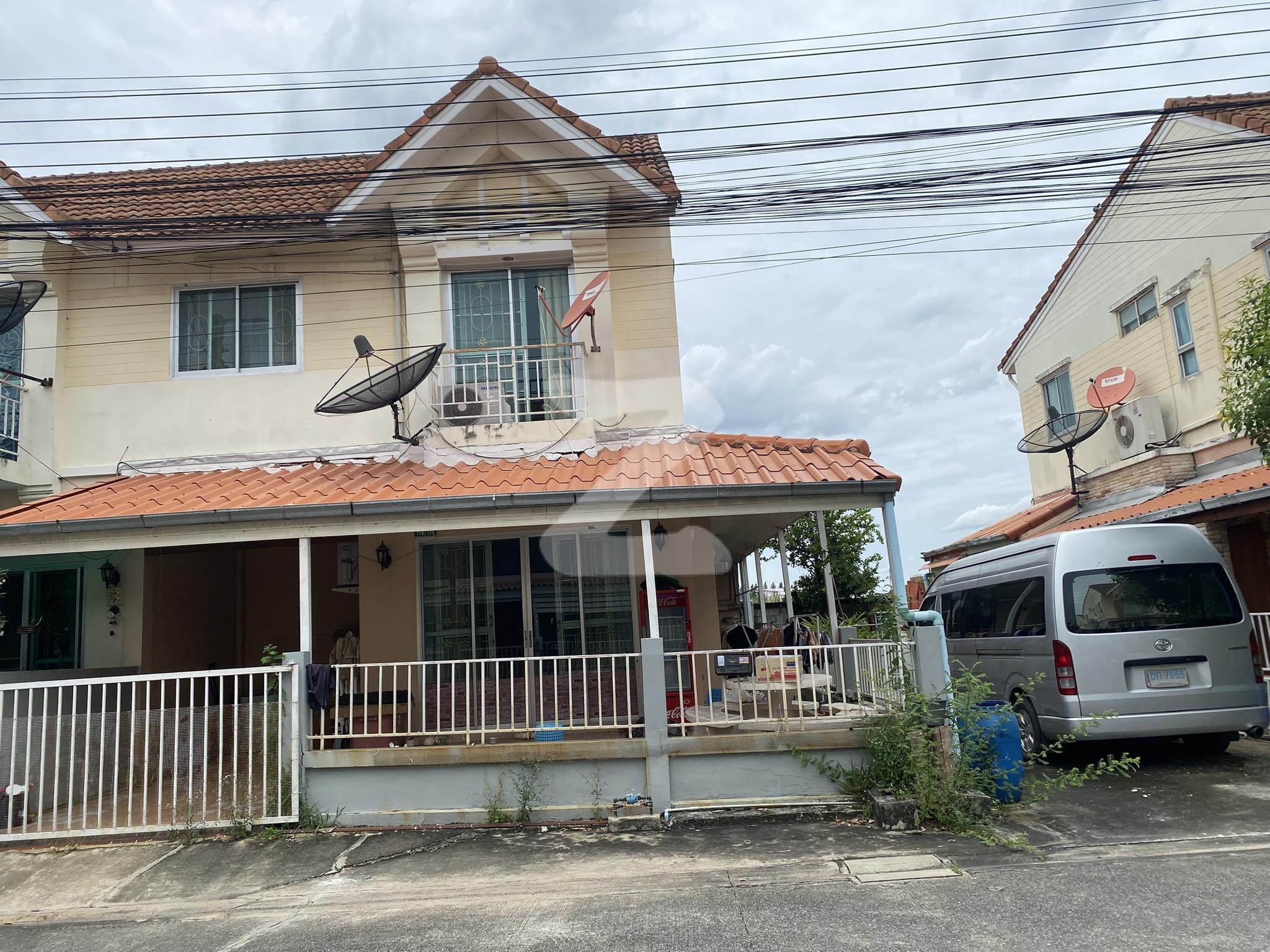 หมู่บ้านประภาทรัพย์ 4 ซอย 3   ถ. รามอินทรา 117 เจริญพัฒนา แขวงบางชัน คลองสามวา กทม                 : เจ้าของให้เช่าเอง (งดรับนายหน้า)