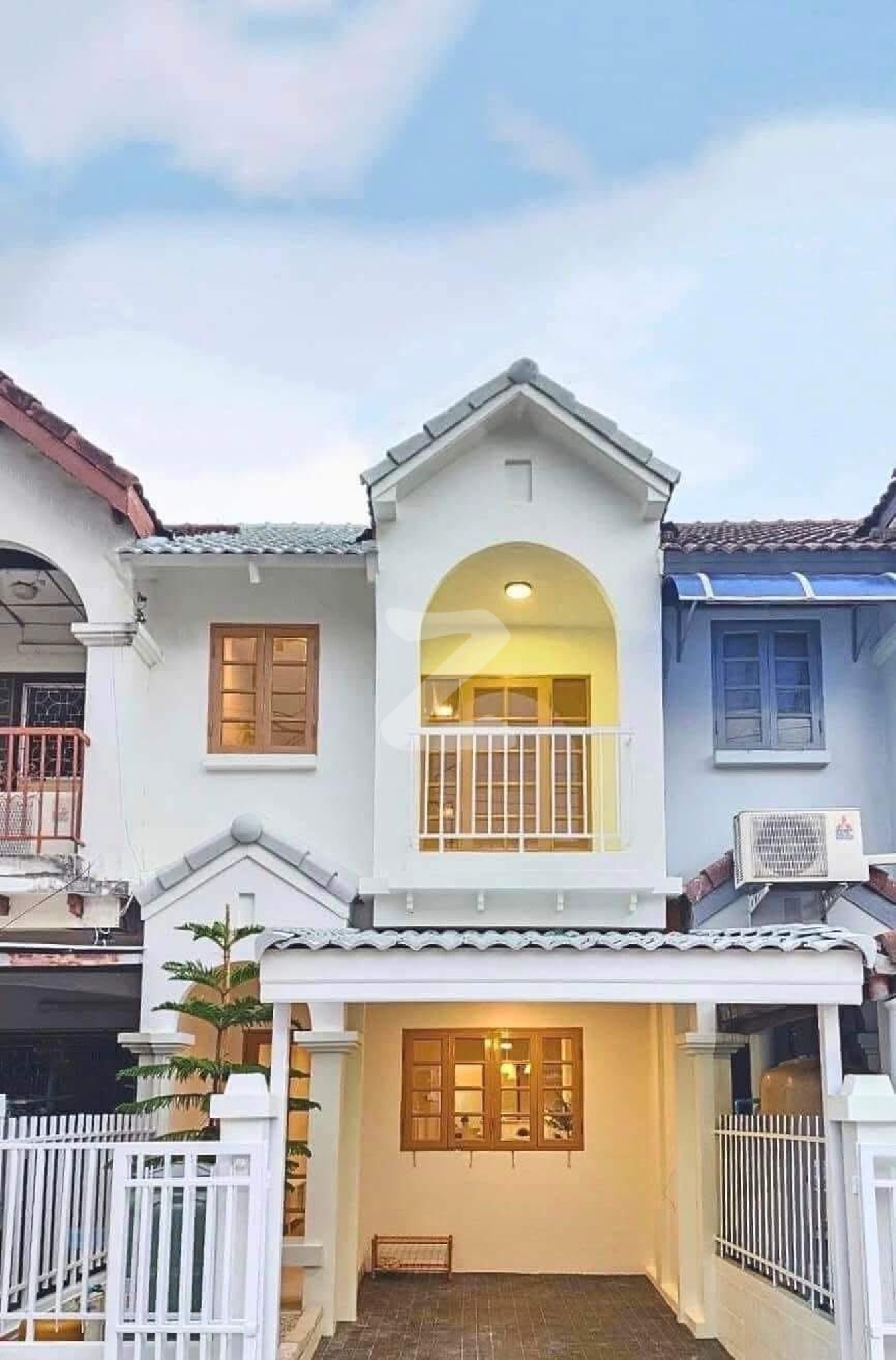 รอลูกค้าที่น่ารักอยู่นะคะ 😍🏡 ( เจ้าของขายเองไม่ผ่านหน้านาย ) บ้าน Style minimal 🏡  พิกัด : หมู่บ้าน รัตนาวลัย วิภาวดี ซอยวิภาวดี 39 : เจ้าของขายเอง (งดรับนายหน้า)