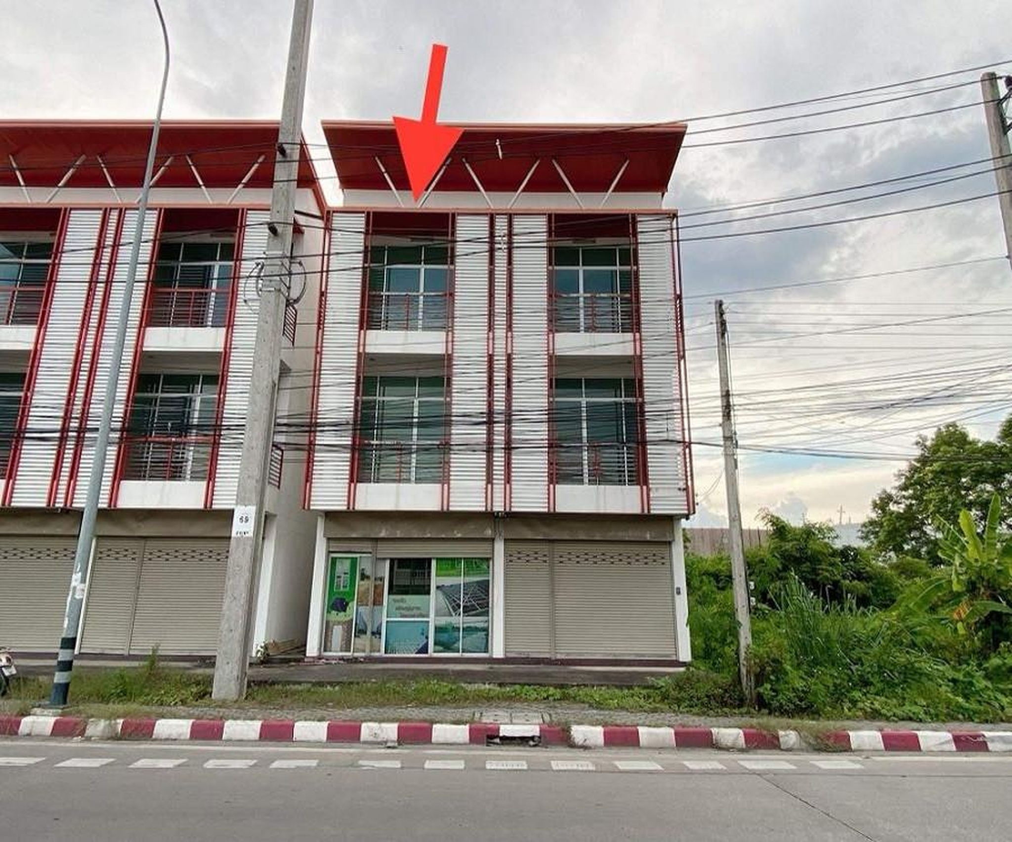 ทรัพย์สถาบันโดย GHB ตึกแถว-อาคารพาณิชย์ ถนนชม.3029